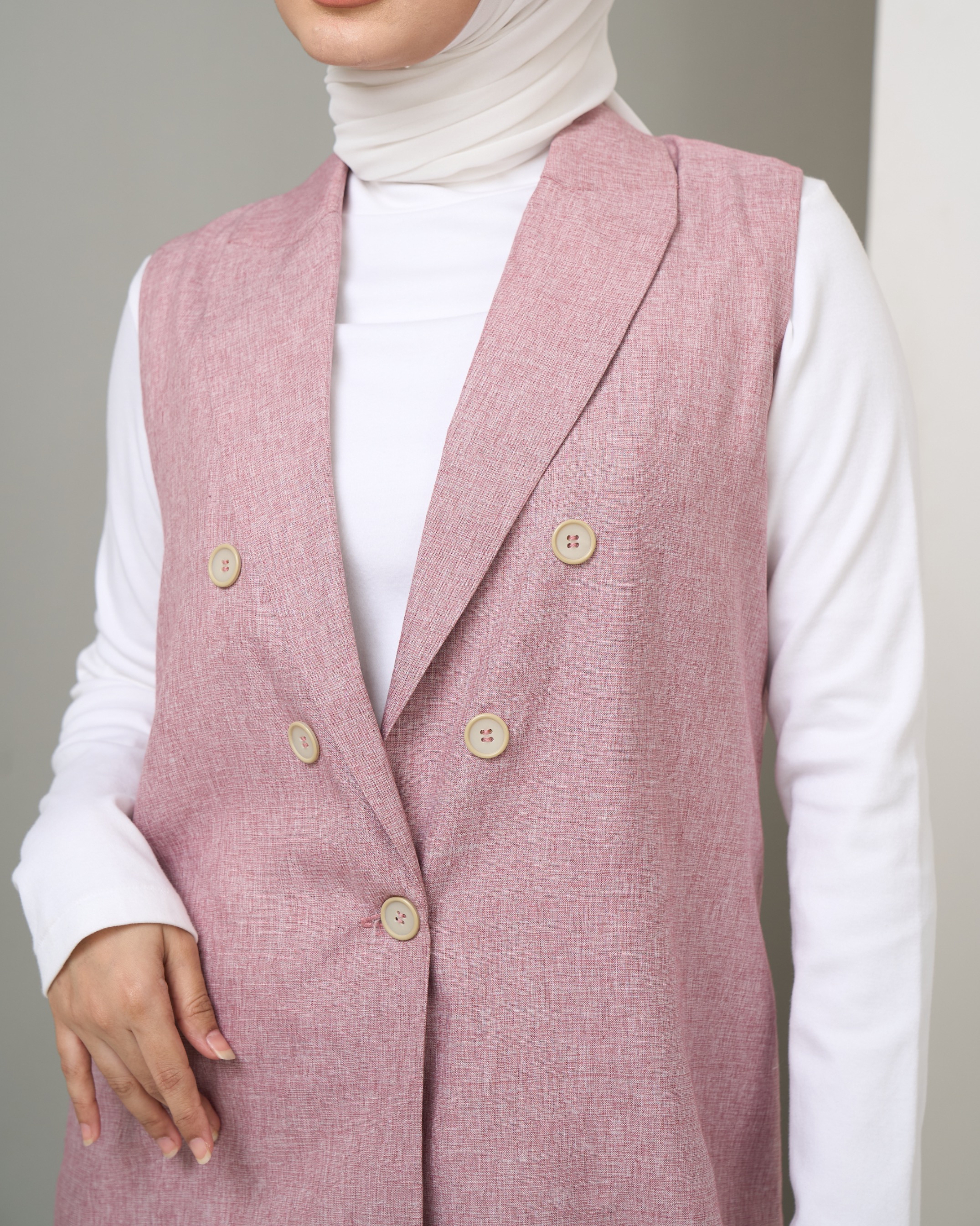 HAURA VEST