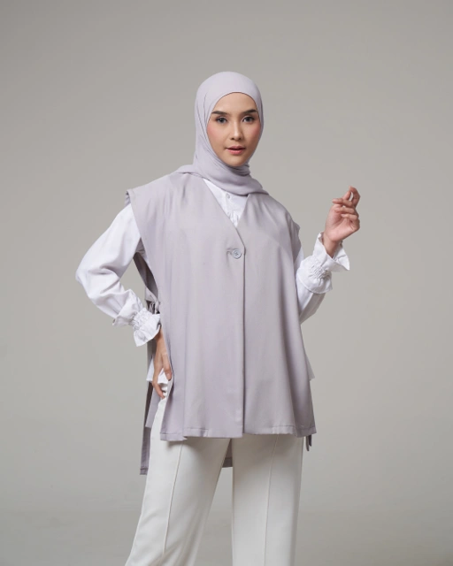 Image of AMITA VEST