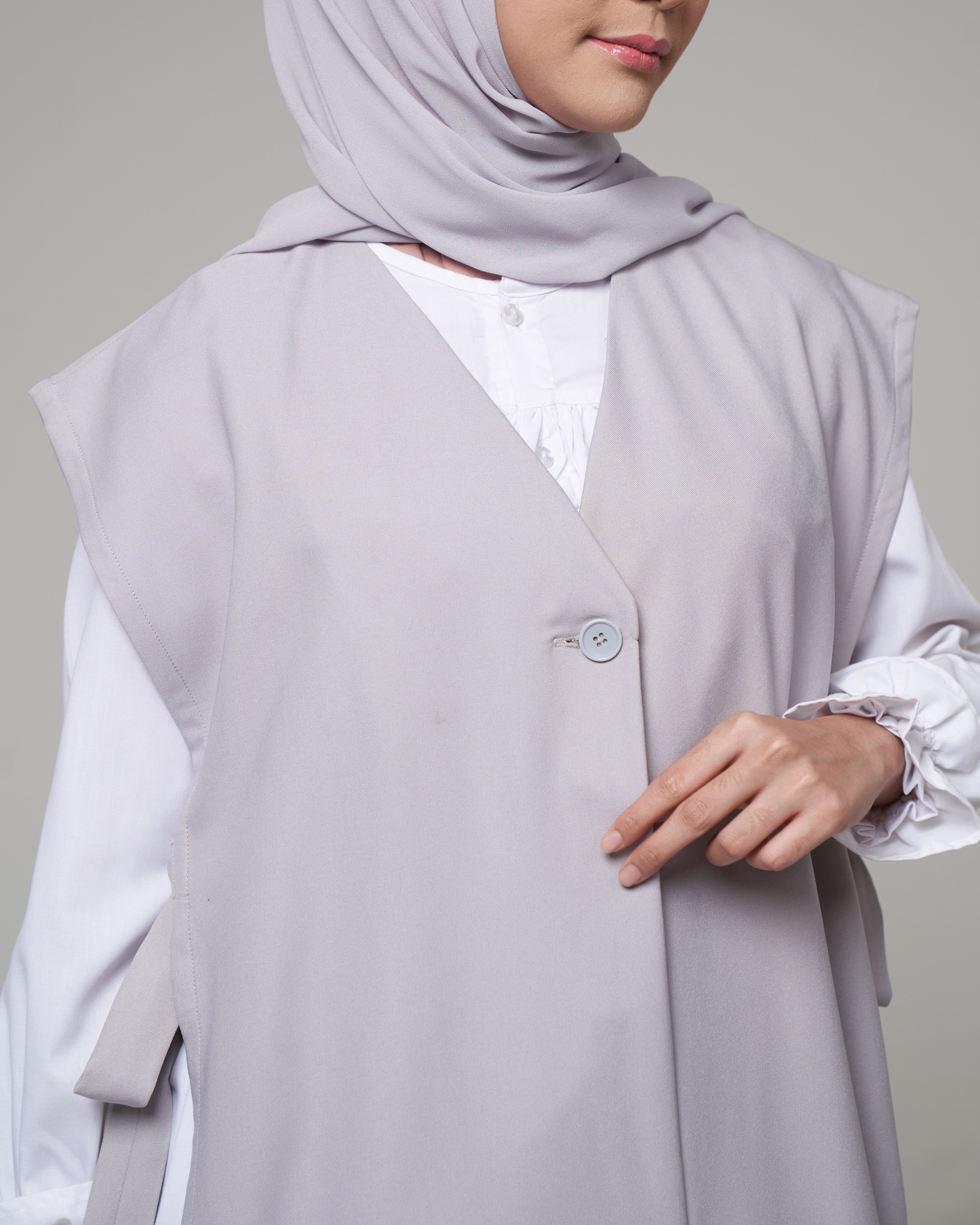 AMITA VEST