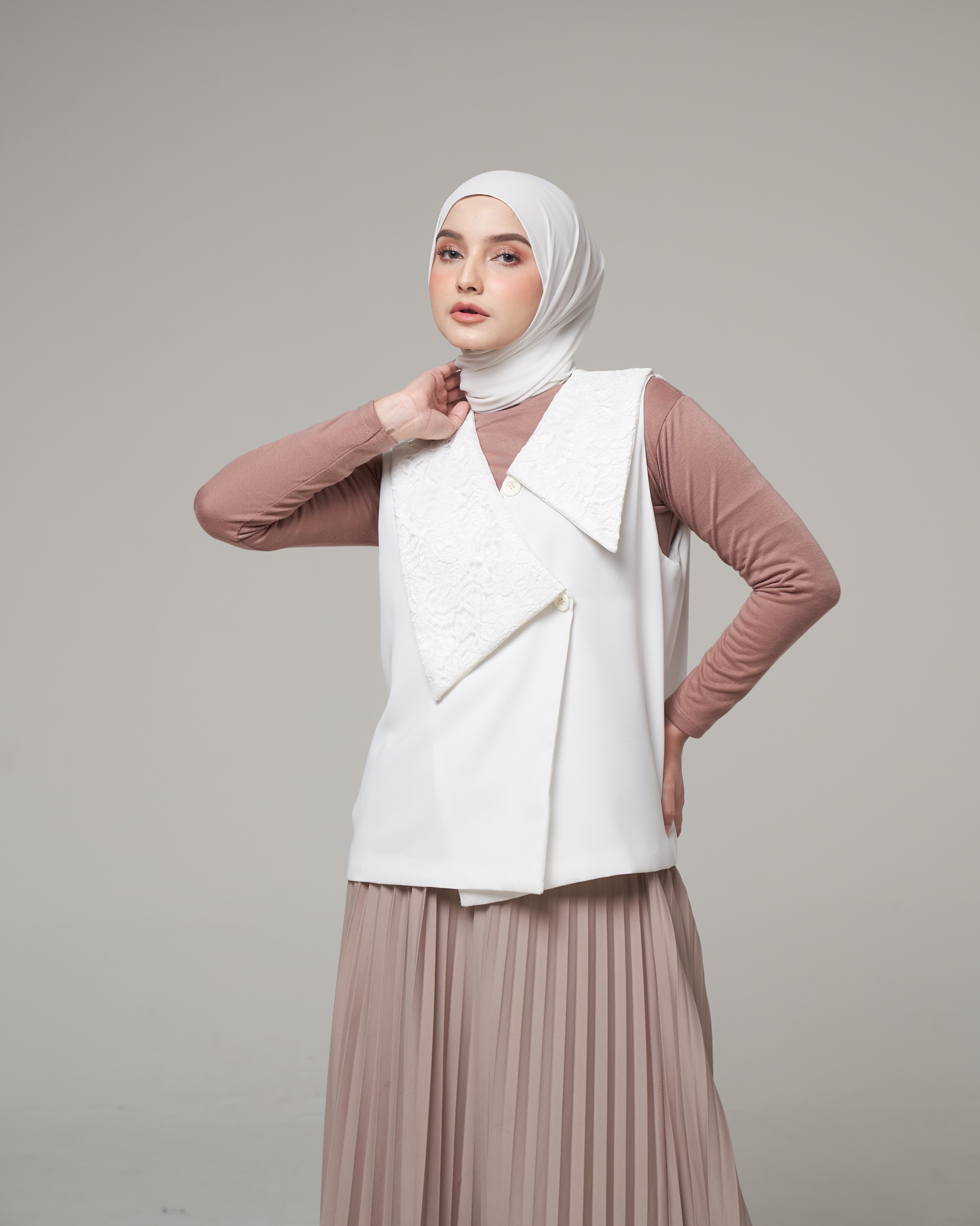 PUTIH TOP