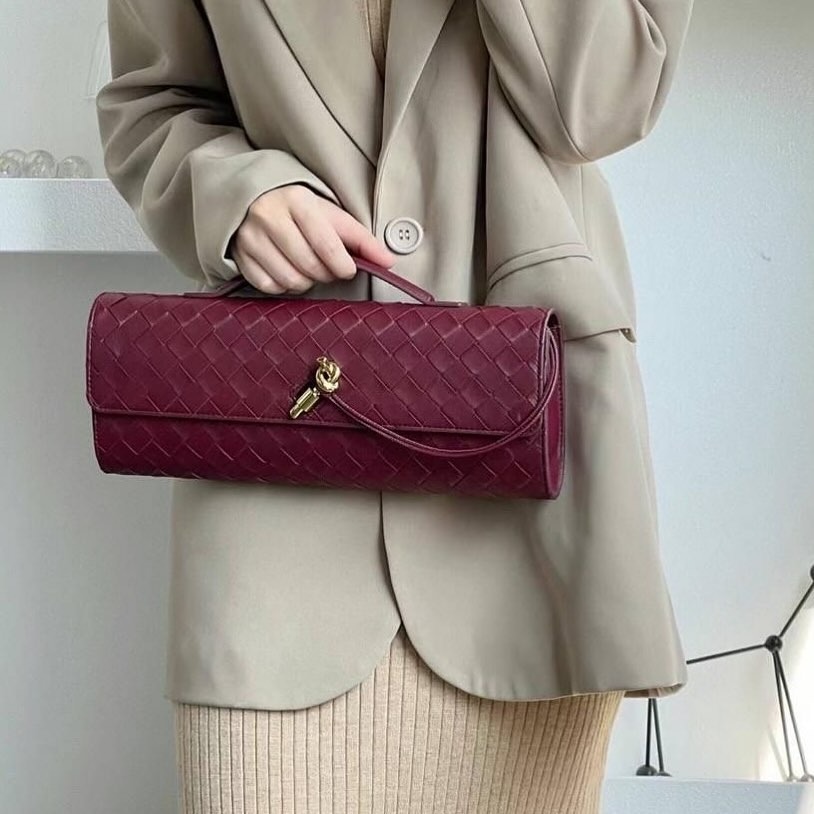 ANDANTE WOVEN CLUTCH (LAMB SKIN)