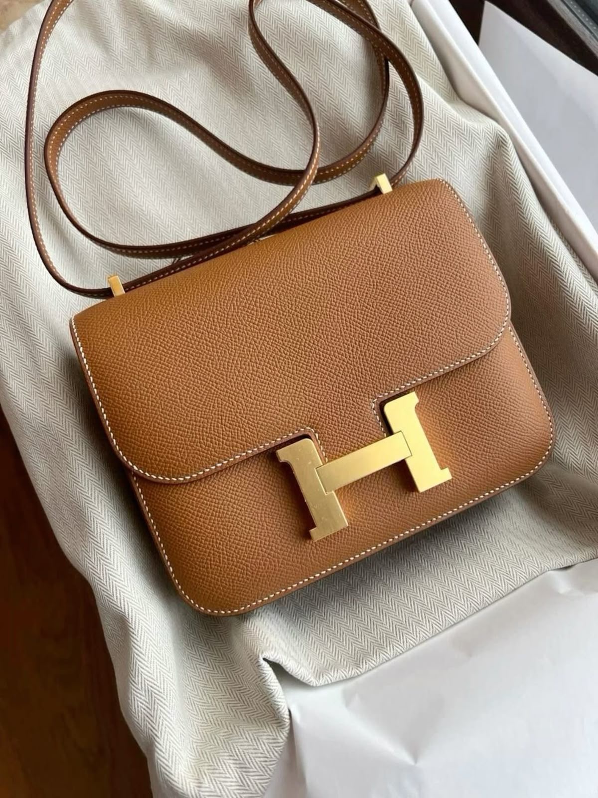 HAGEN GOLD EPSOM 24