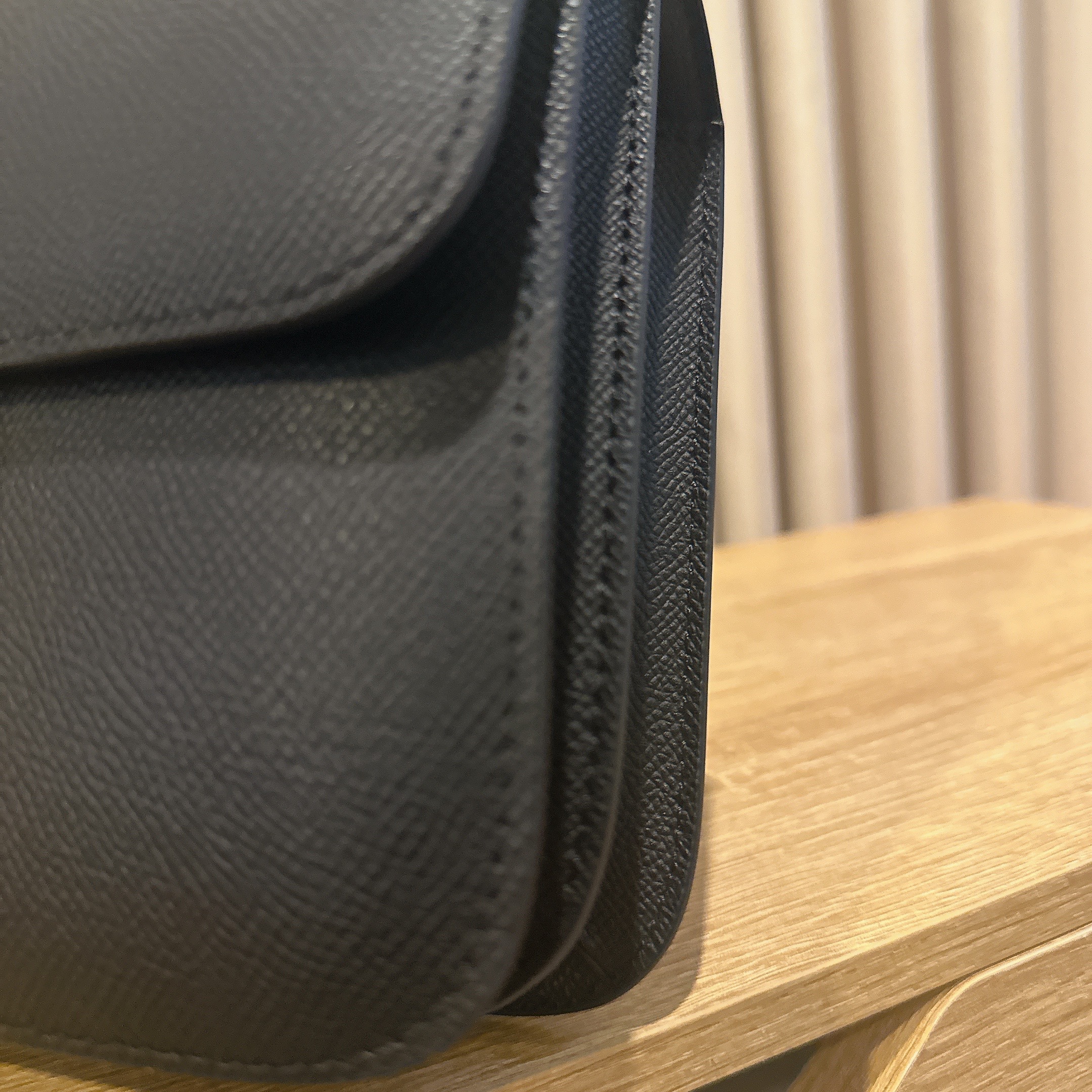 HAGEN BLACK EPSOM 24