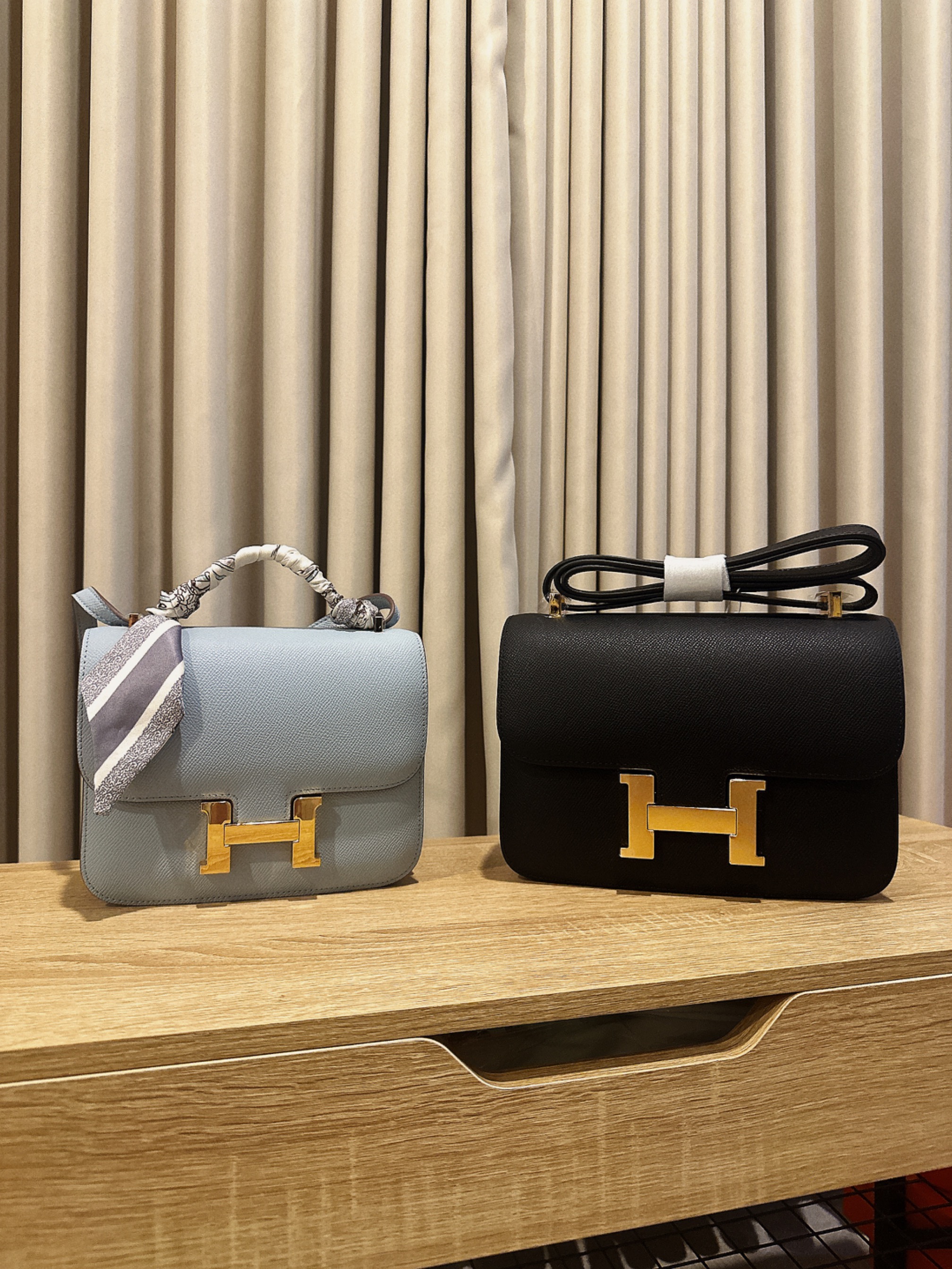 HAGEN BLACK EPSOM 24