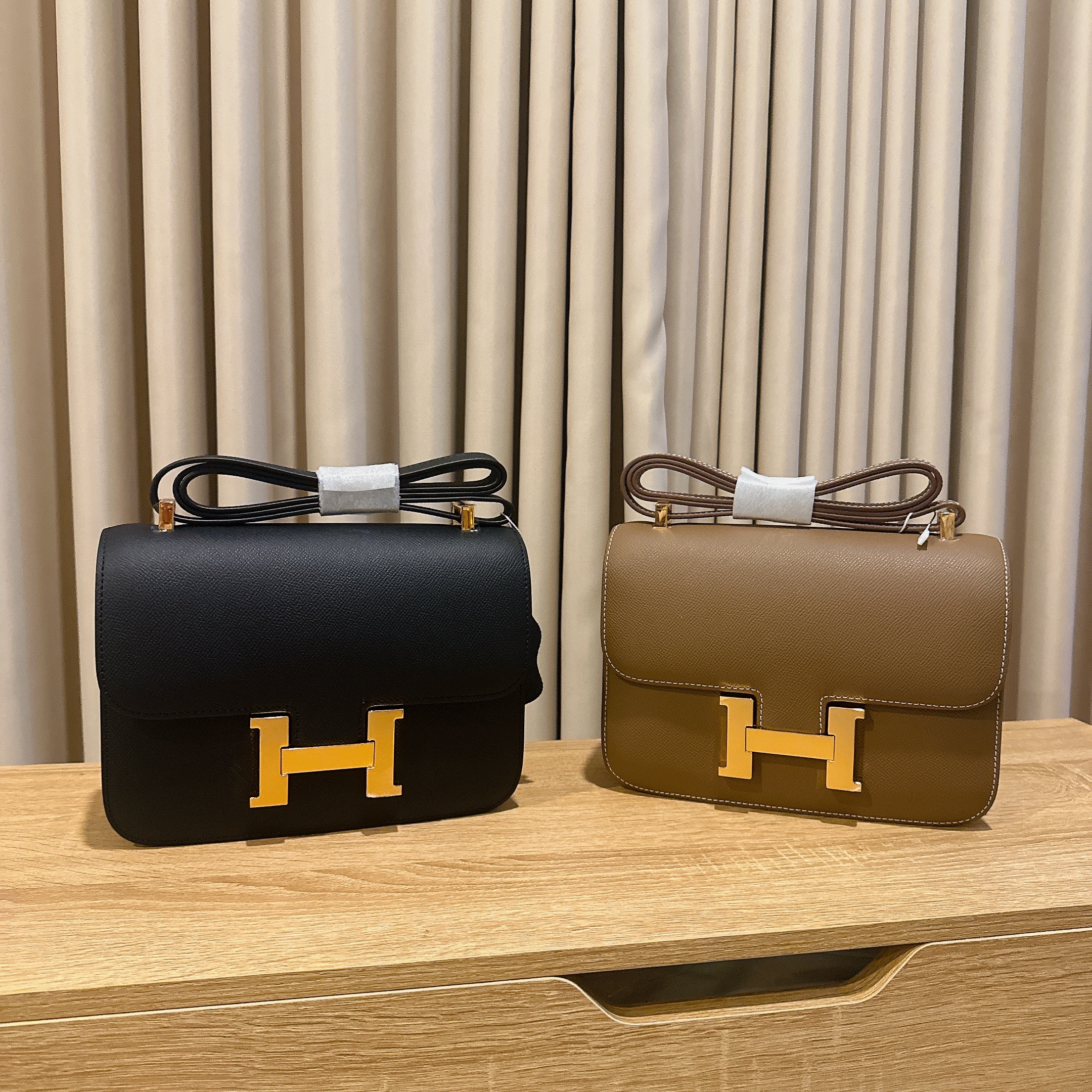 HAGEN BLACK EPSOM 24