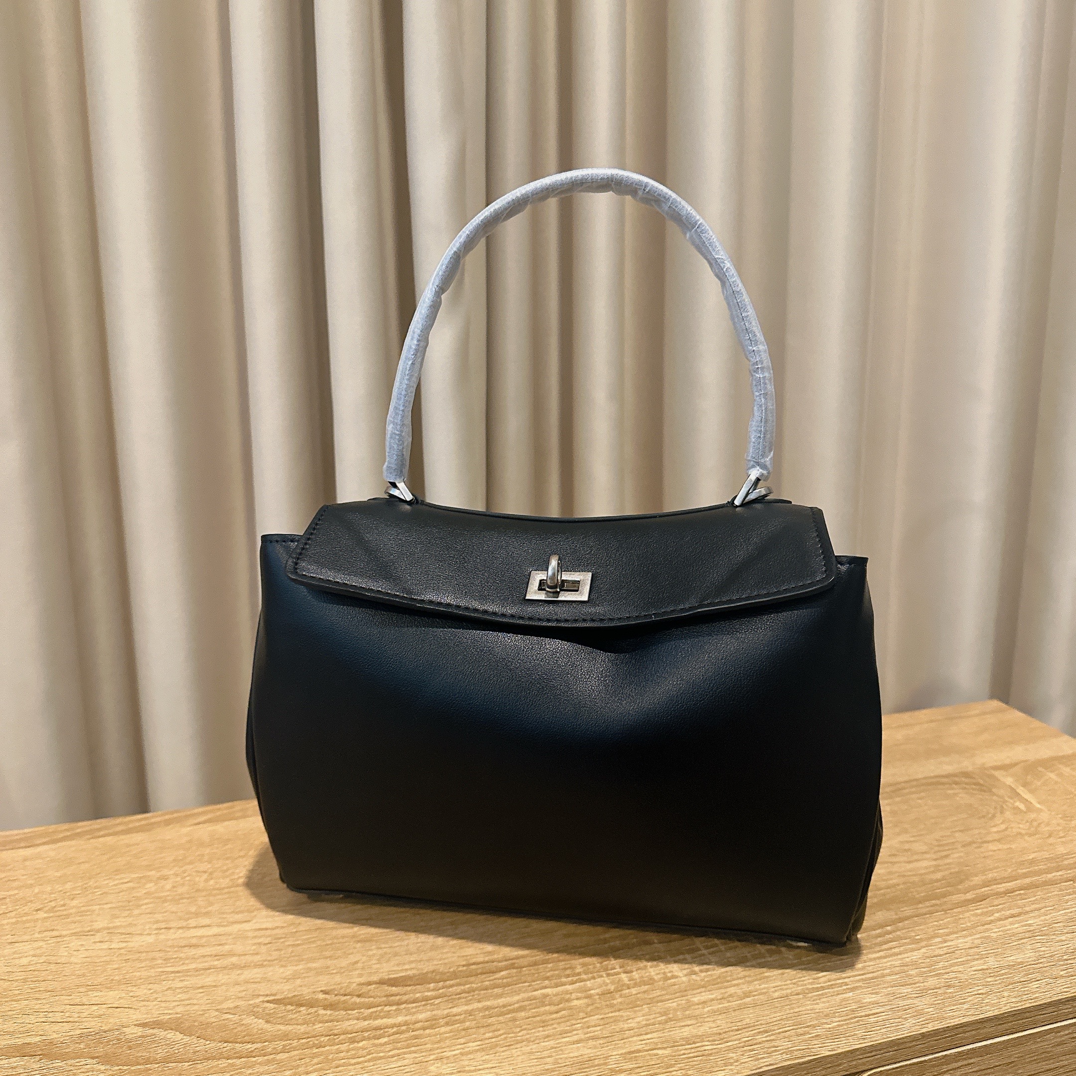 OSLO BLACK SILVER HARDWARE BAG WITH GENUINE LEATHER