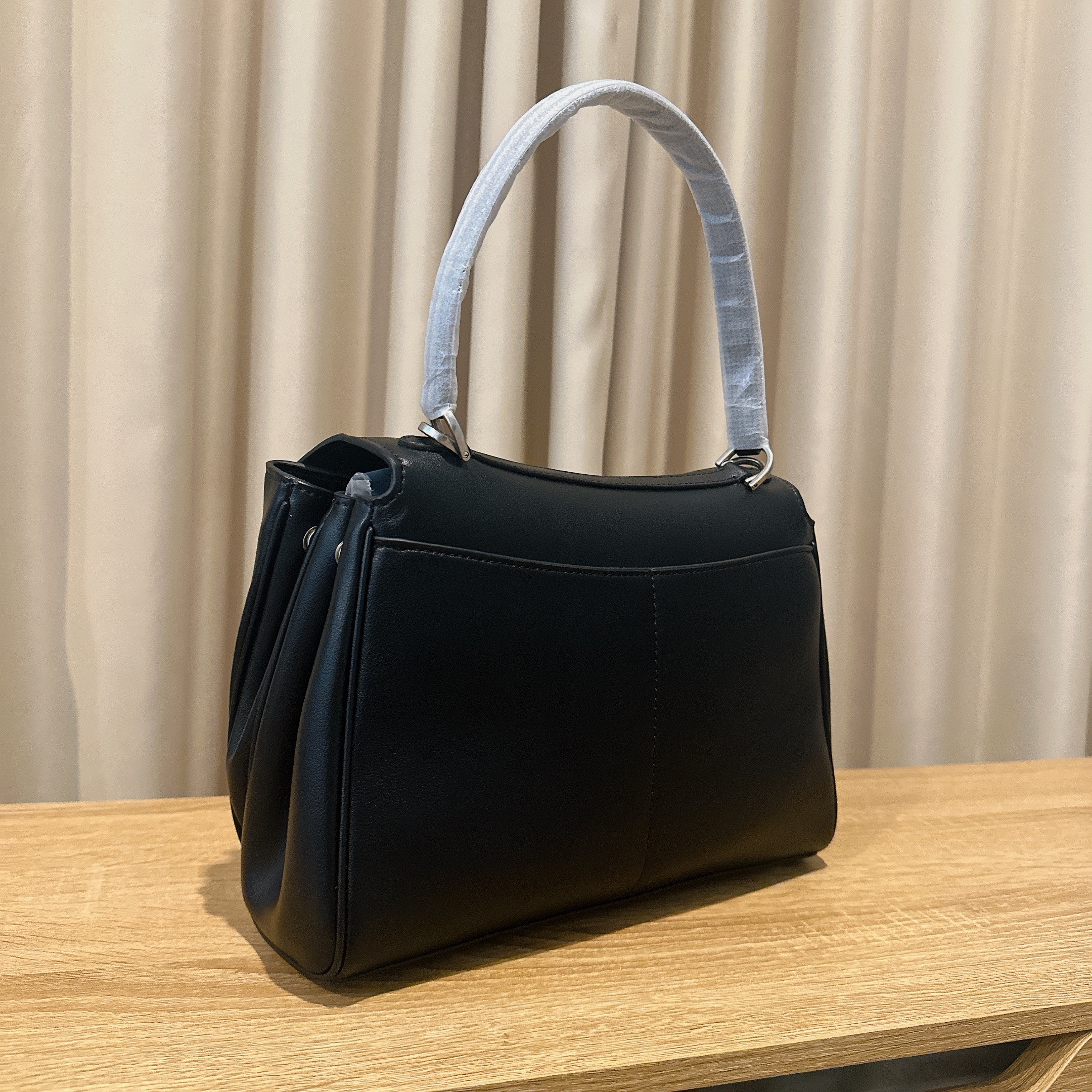 OSLO BLACK SILVER HARDWARE BAG WITH GENUINE LEATHER