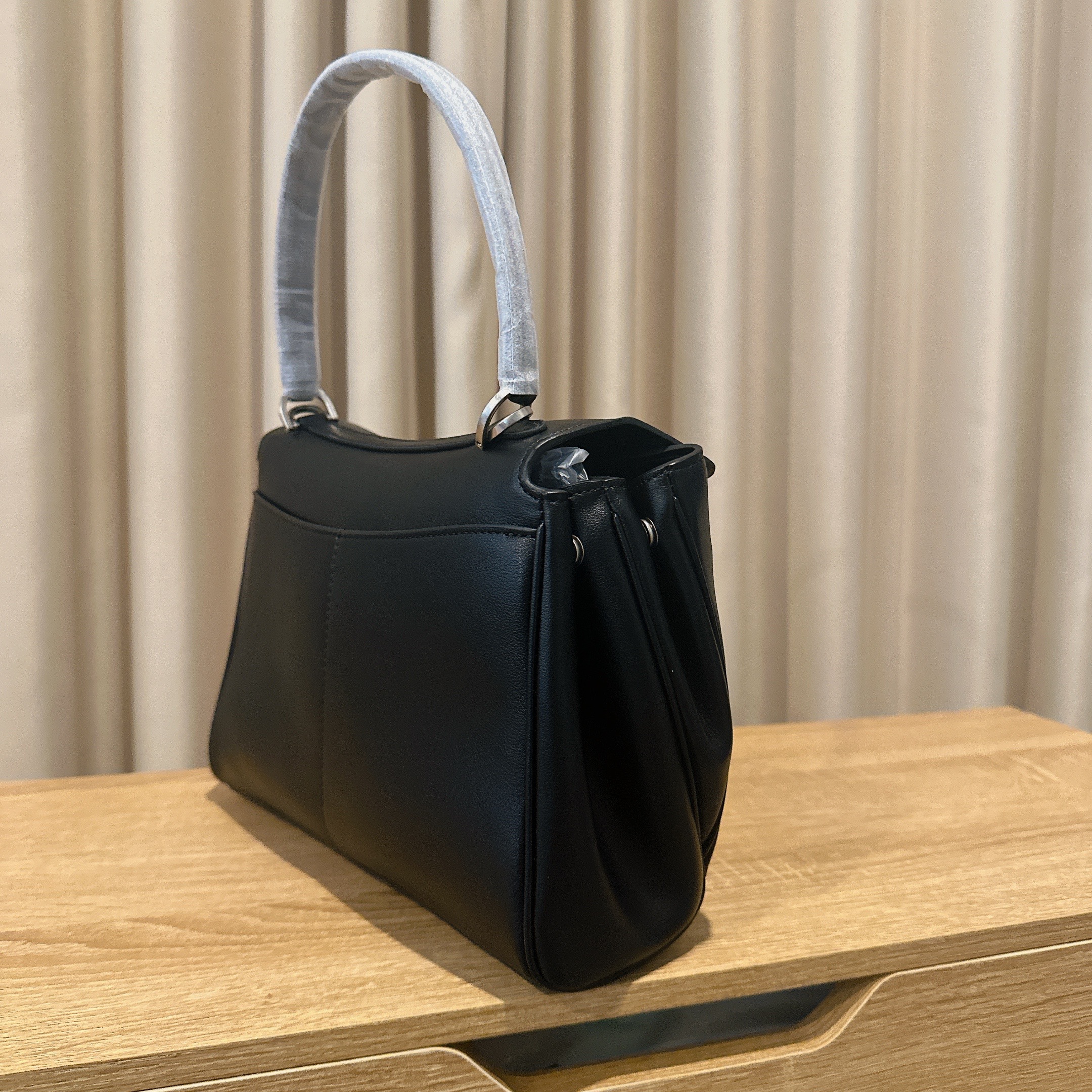 OSLO BLACK SILVER HARDWARE BAG WITH GENUINE LEATHER