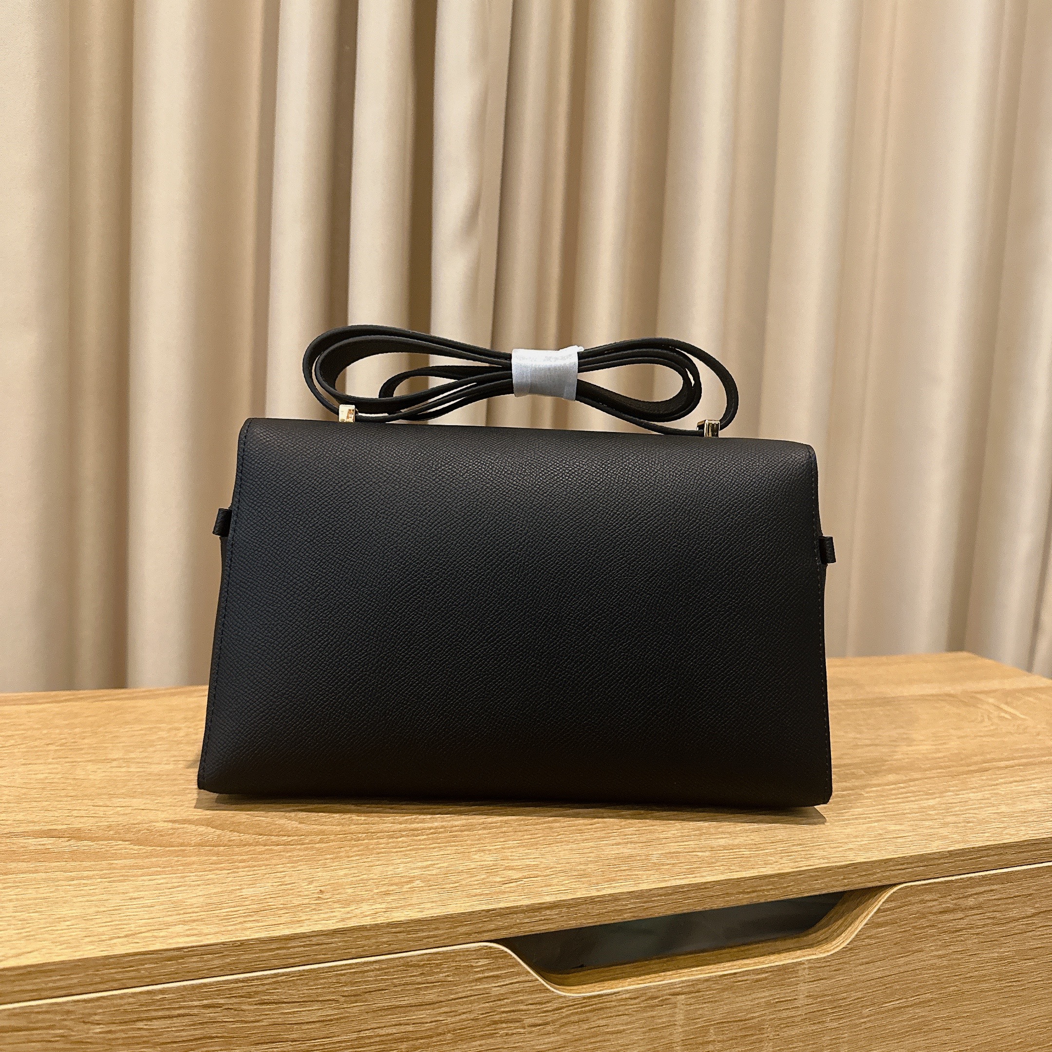 LOUI BLACK 27 IN TEXTURED LEATHER
