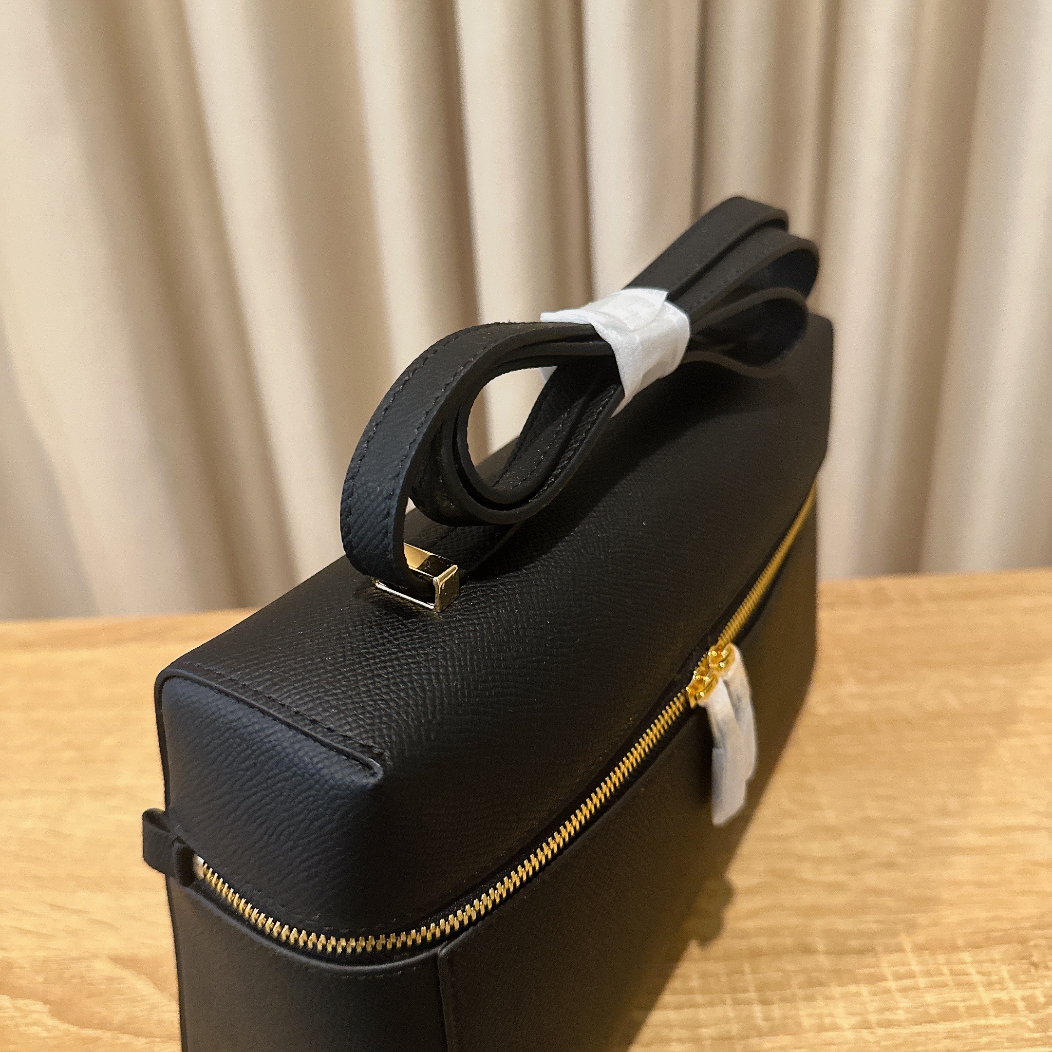 LOUI BLACK 27 IN TEXTURED LEATHER