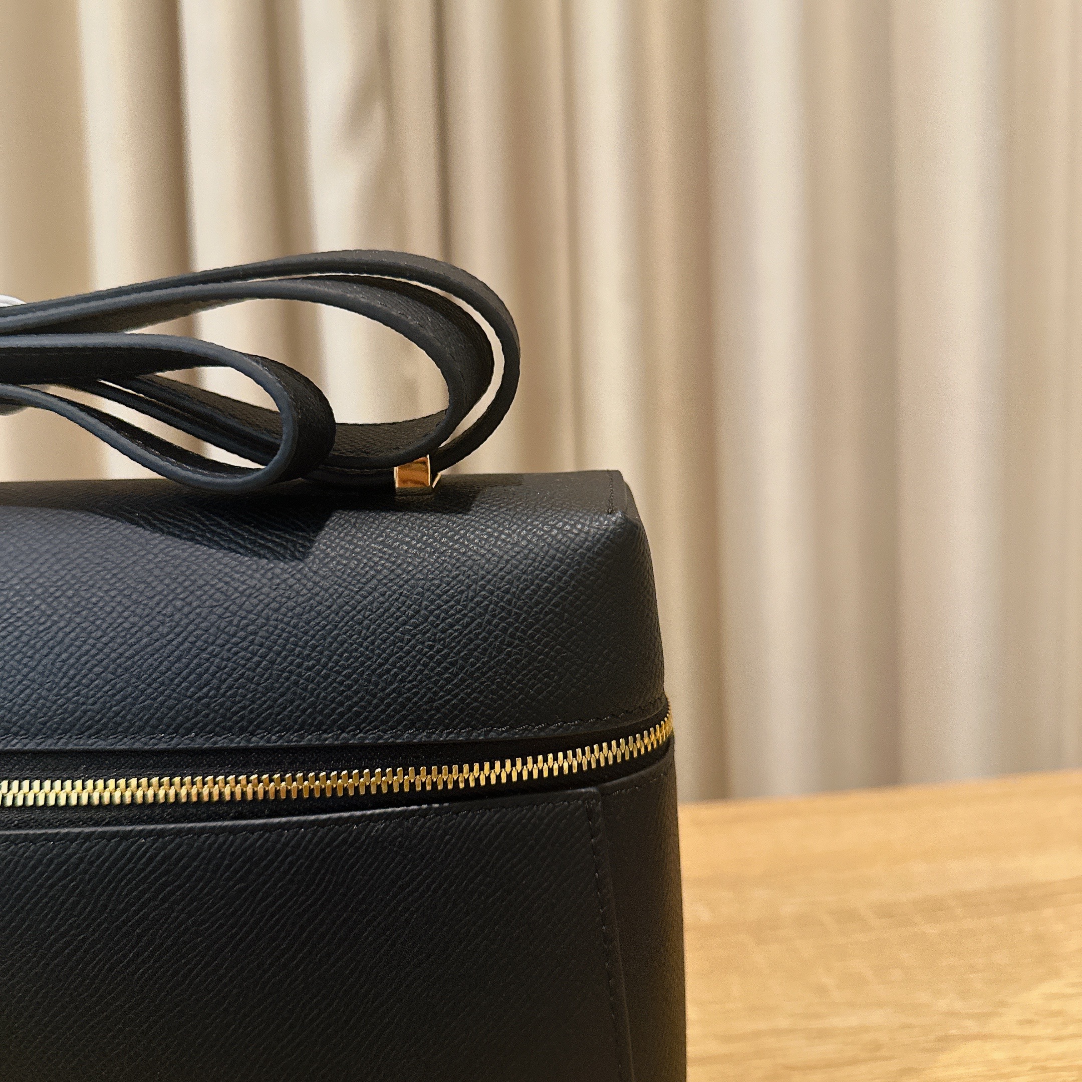 LOUI BLACK 27 IN TEXTURED LEATHER