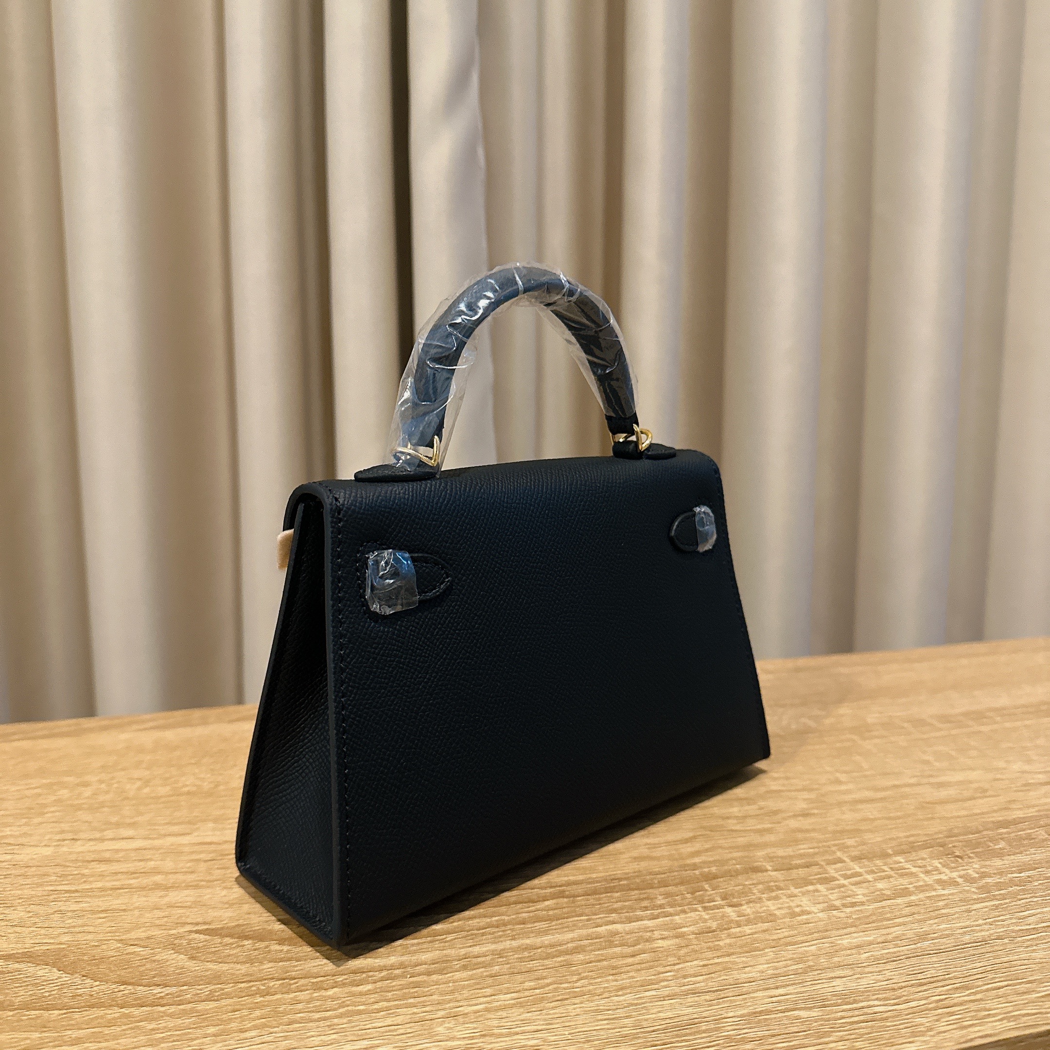 MINI CALLIE 19 BLACK IN EPSOM LEATHER