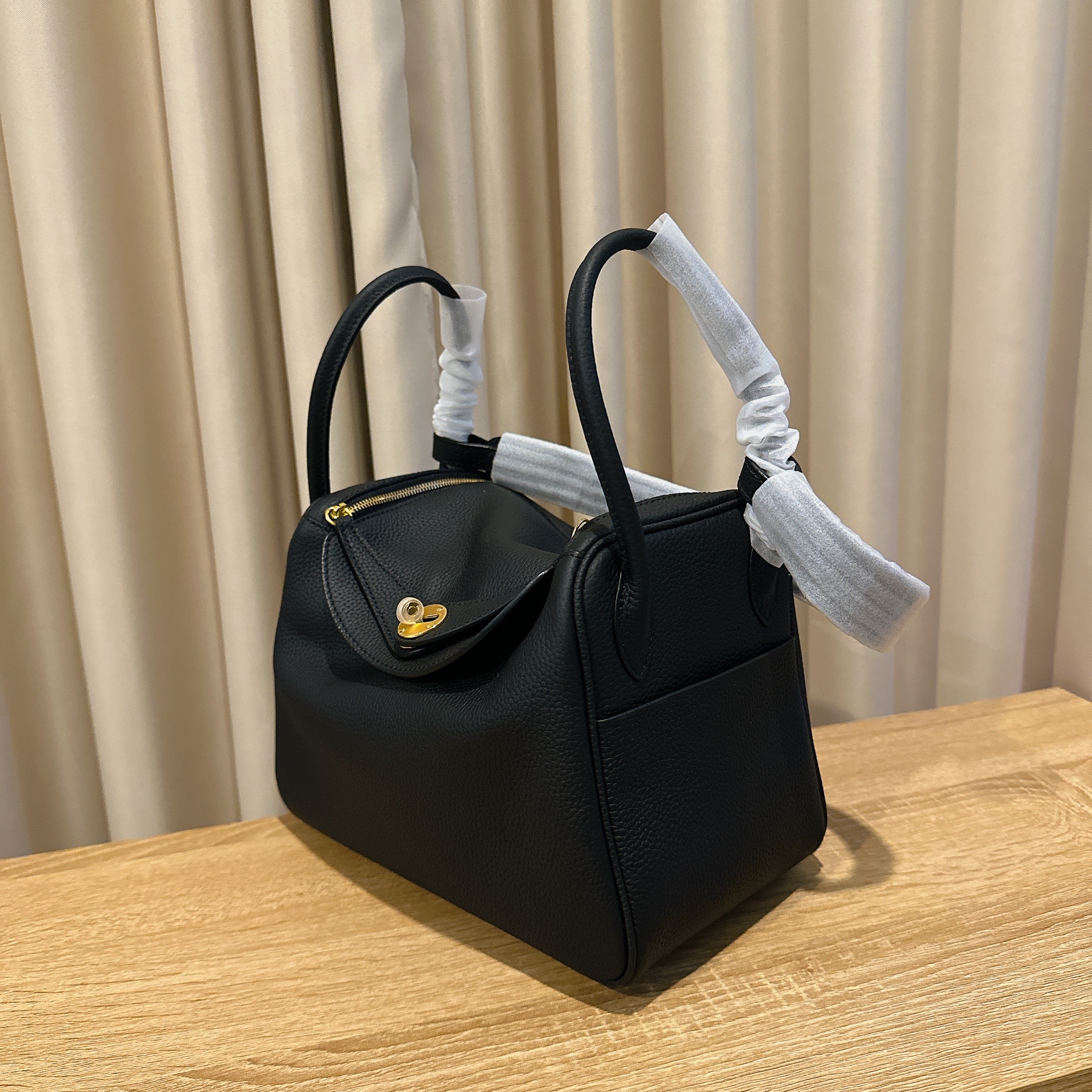 BINNY BLACK 26