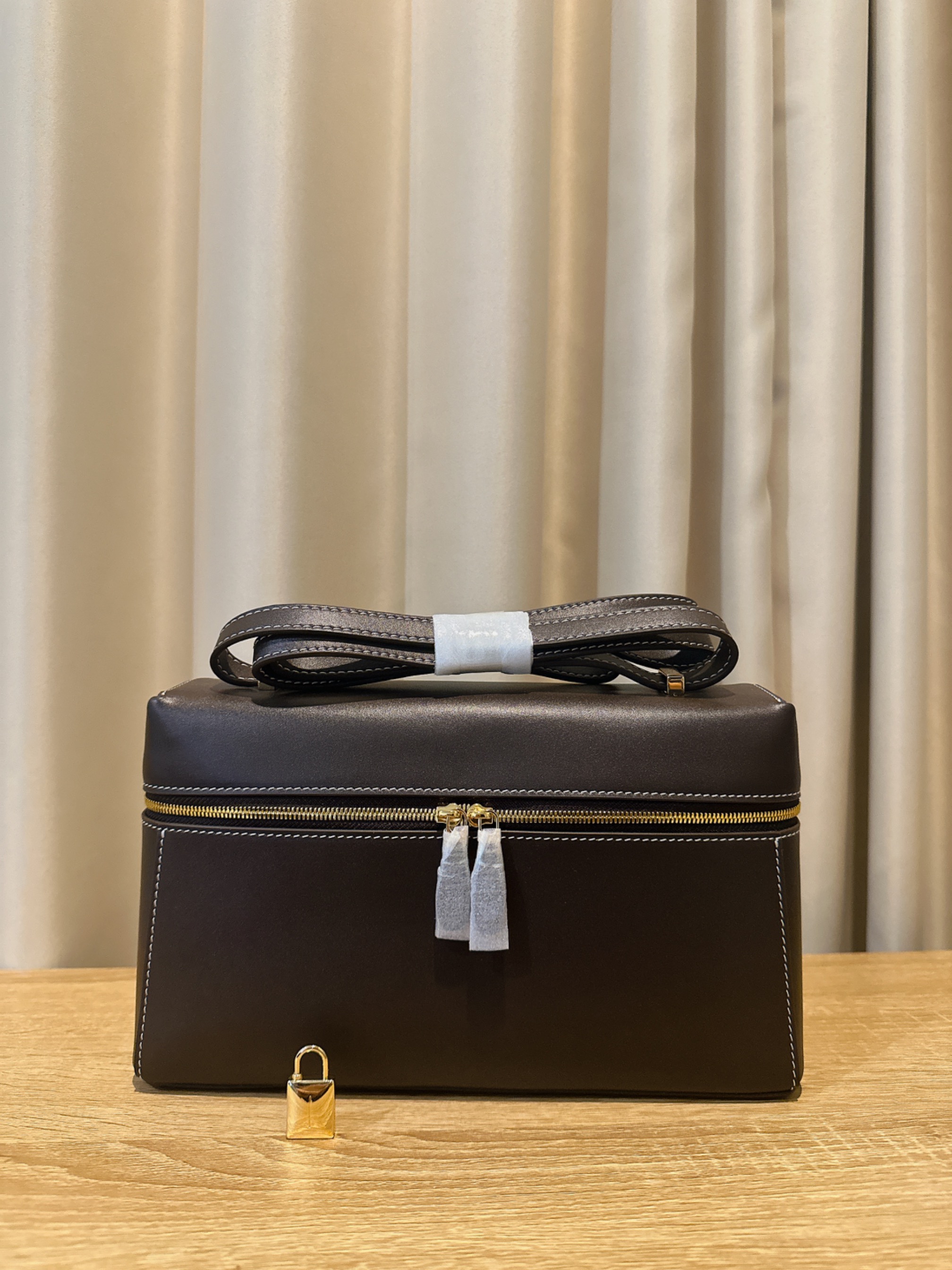 LOUI EBONY 27 IN CALFSKIN LEATHER