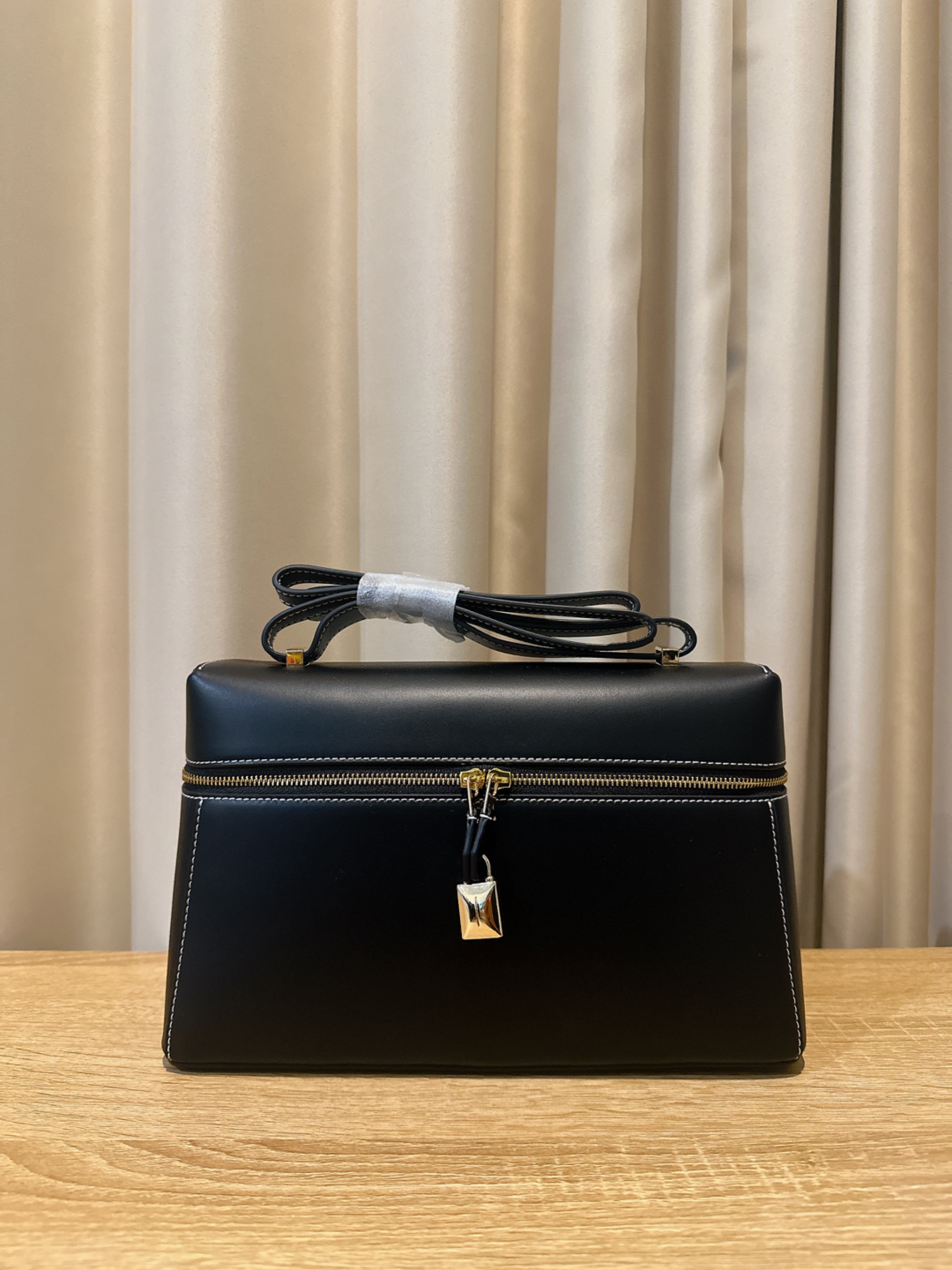 LOUI BLACK 27 IN CALFSKIN LEATHER