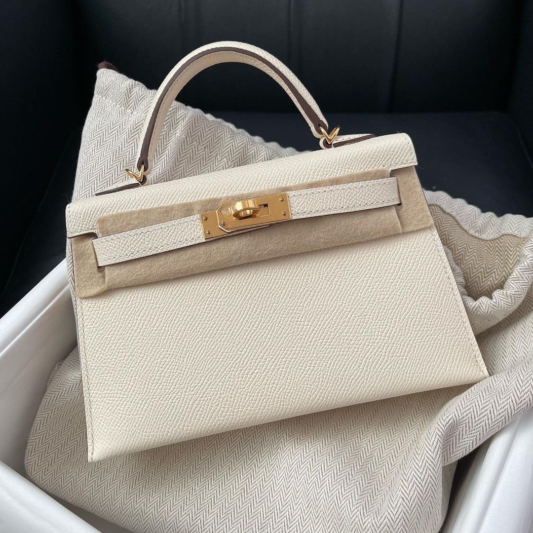 [HOLIDAY SERIES] MINI CALLIE 19 NATA IN EPSOM LEATHER