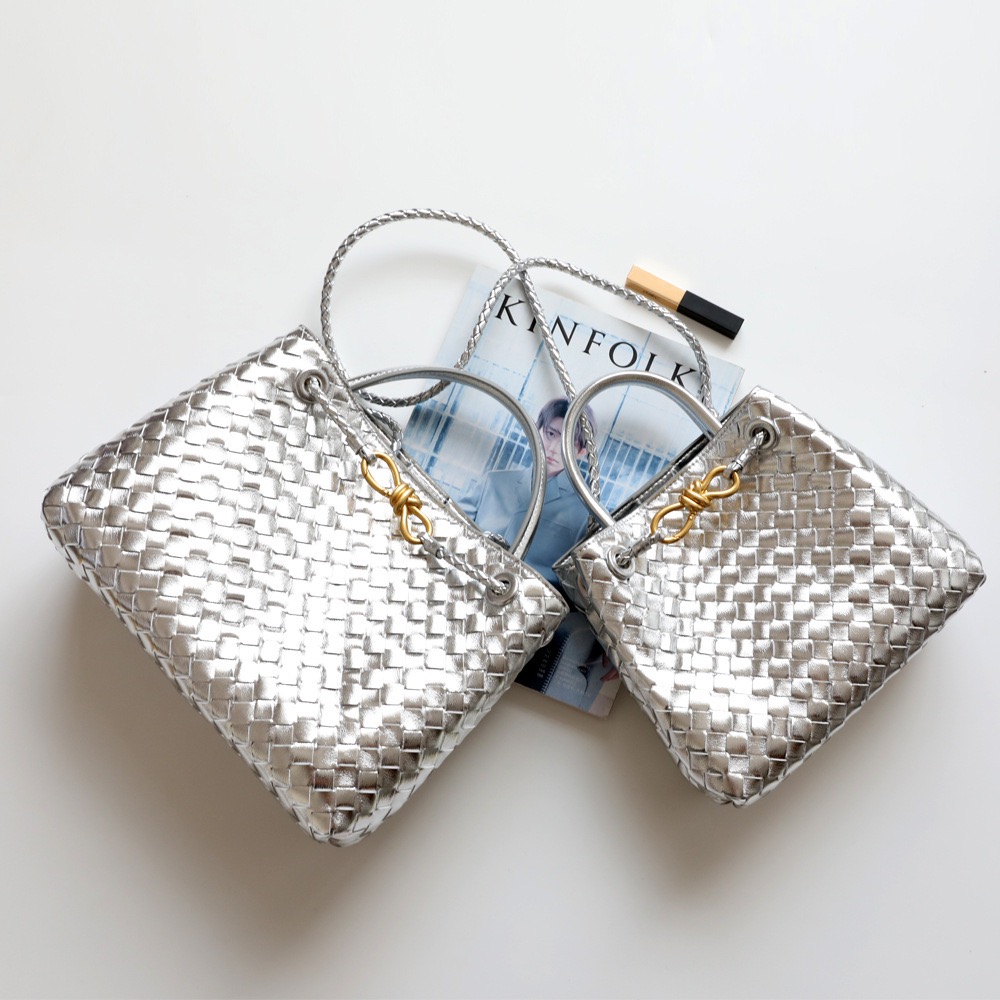 DAMIA WOVEN TOTE BAG (SHEEP SKIN)