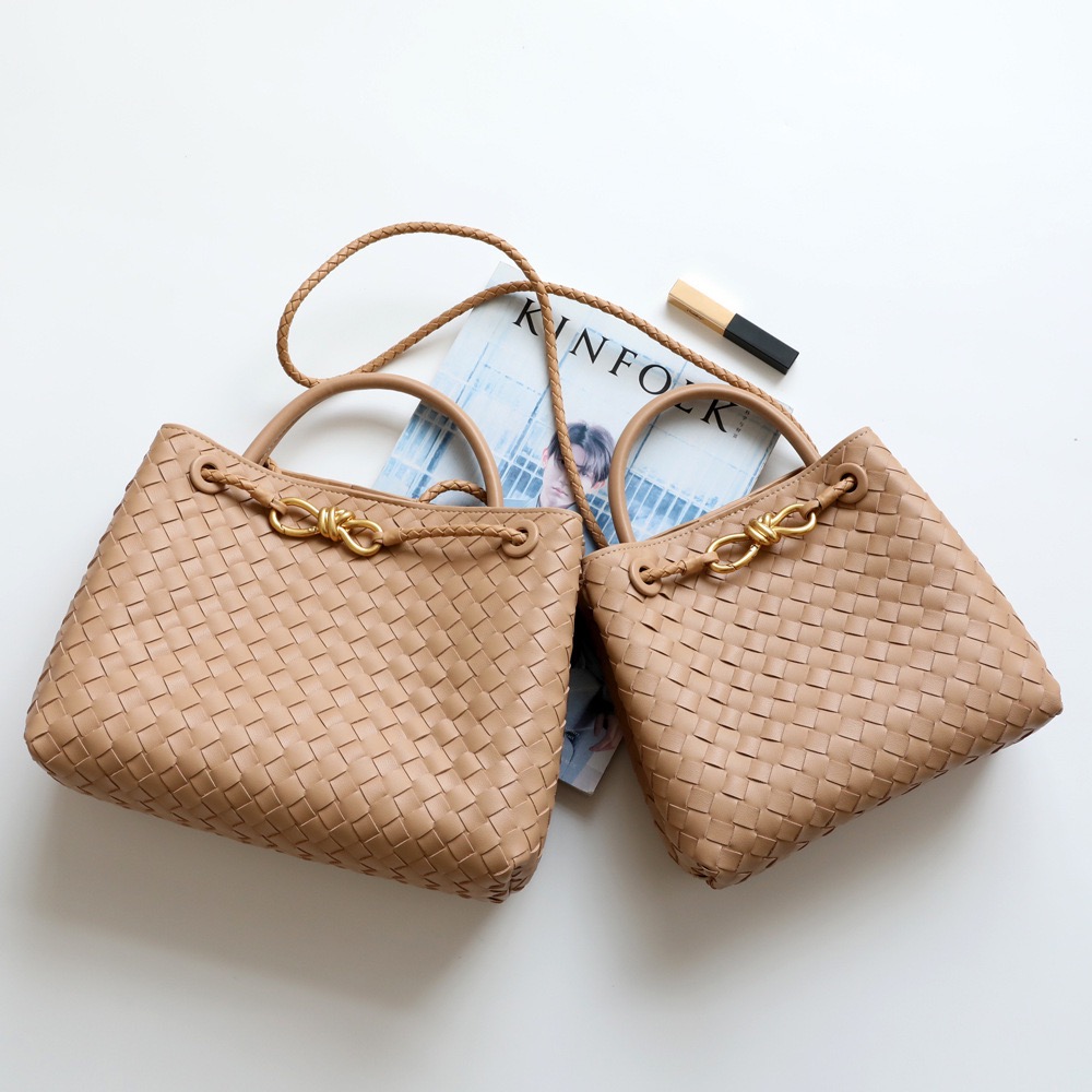 DAMIA WOVEN TOTE BAG (SHEEP SKIN)