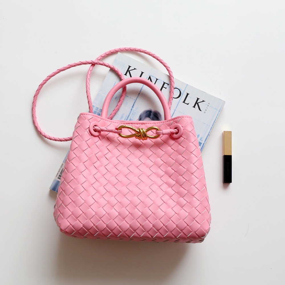 DAMIA WOVEN TOTE BAG (SHEEP SKIN)