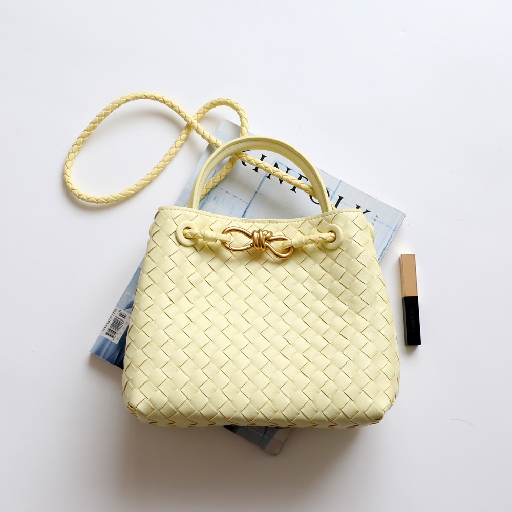 DAMIA WOVEN TOTE BAG (SHEEP SKIN)