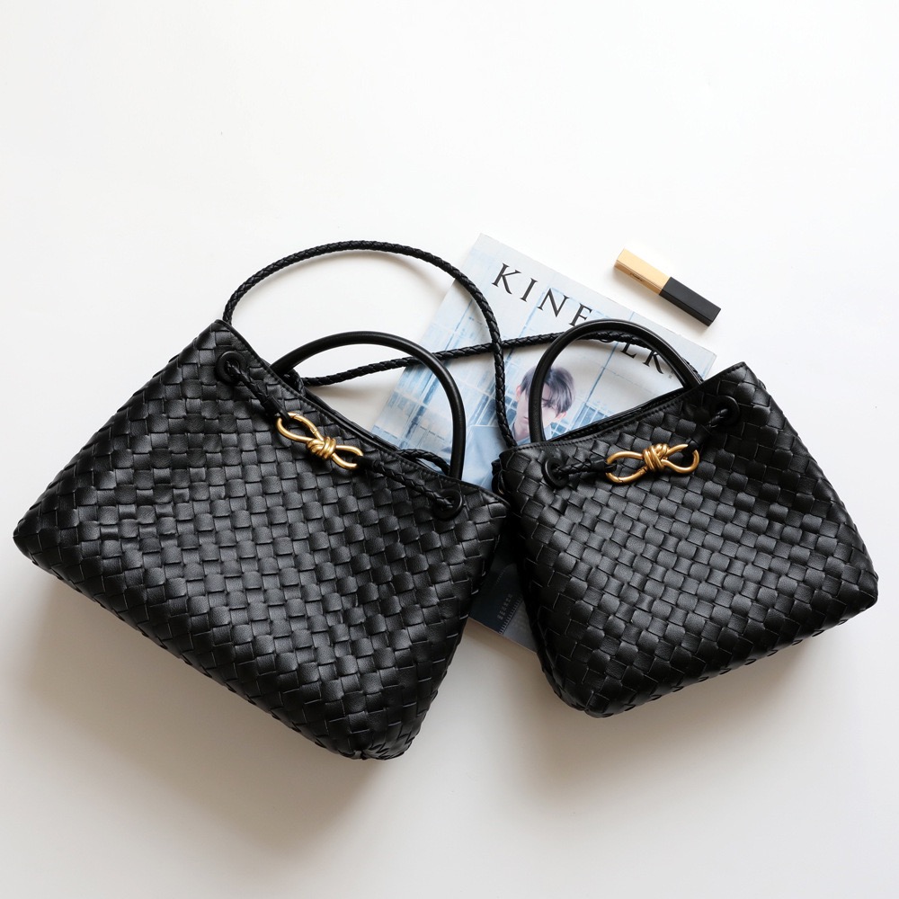 DAMIA WOVEN TOTE BAG (SHEEP SKIN)