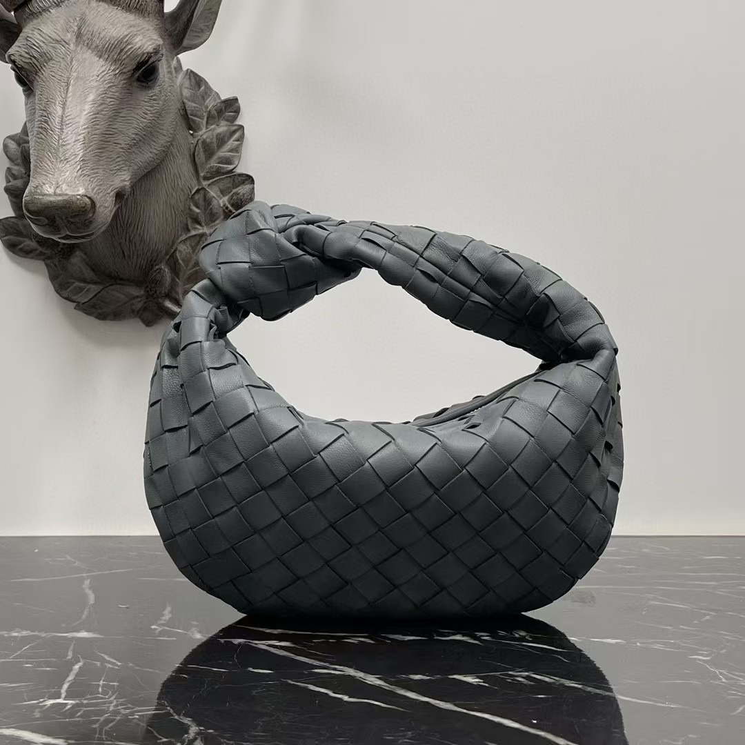 JADA WOVEN BAG (SHEEP SKIN)