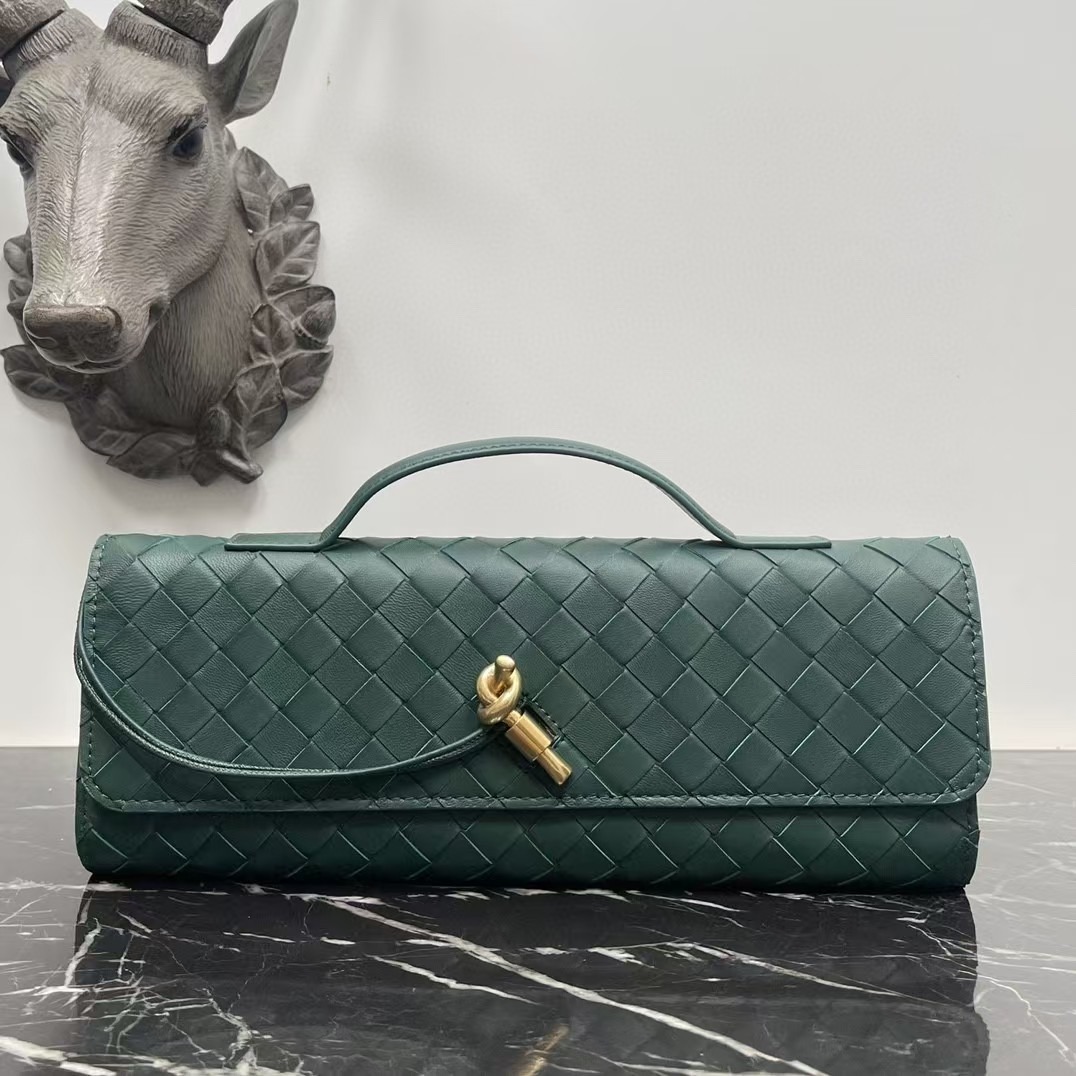 ANDANTE WOVEN CLUTCH (LAMB SKIN)