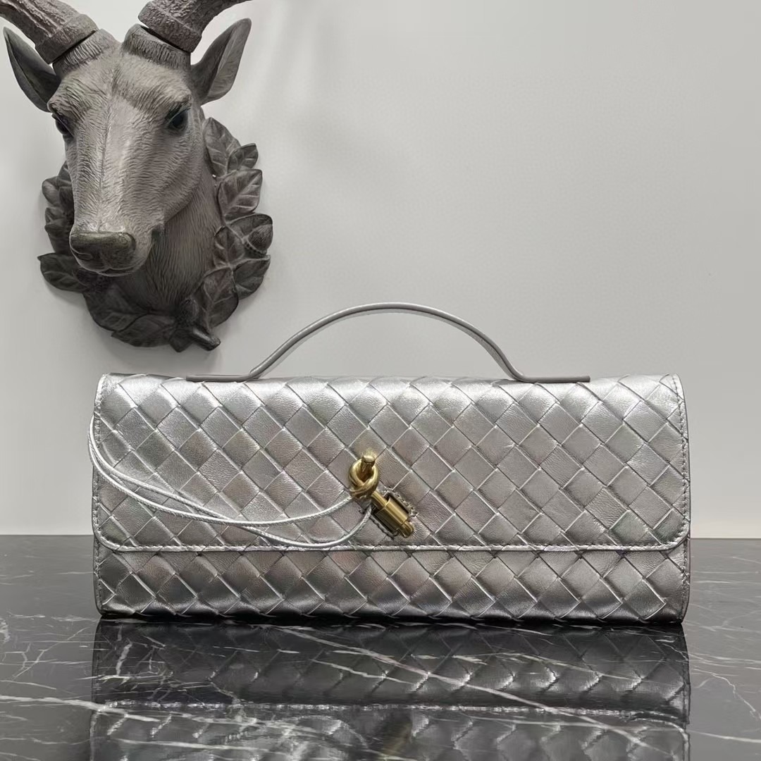 ANDANTE WOVEN CLUTCH (LAMB SKIN)