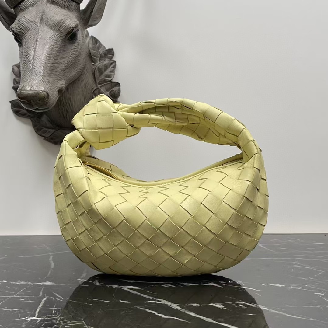 JADA WOVEN BAG (SHEEP SKIN)