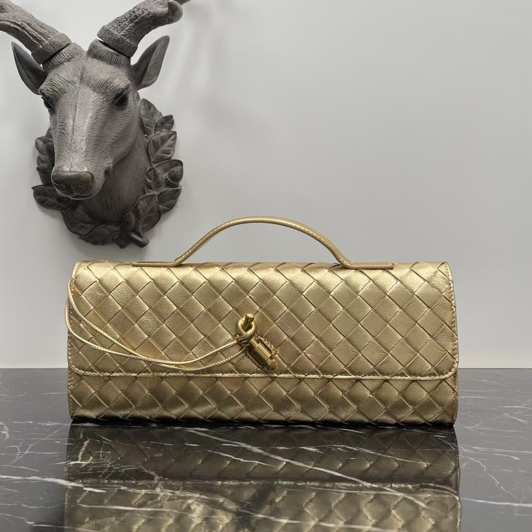 ANDANTE WOVEN CLUTCH (LAMB SKIN)