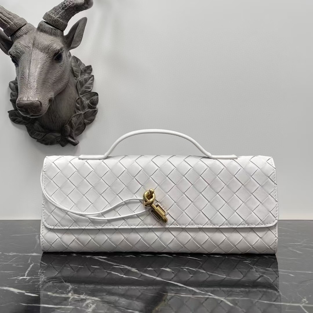 ANDANTE WOVEN CLUTCH (LAMB SKIN)