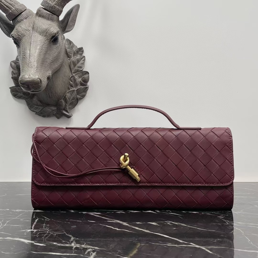 ANDANTE WOVEN CLUTCH (LAMB SKIN)