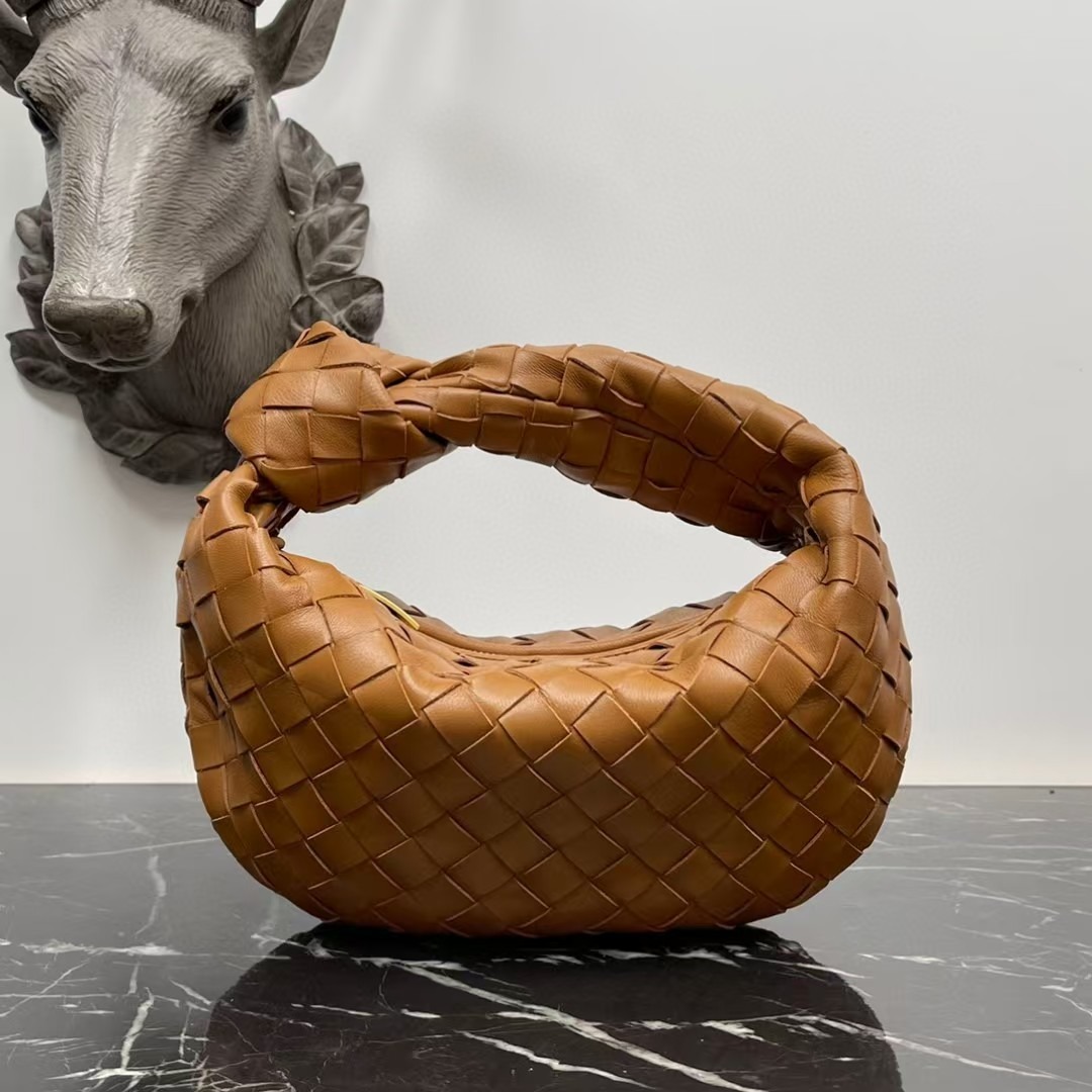JADA WOVEN BAG (SHEEP SKIN)