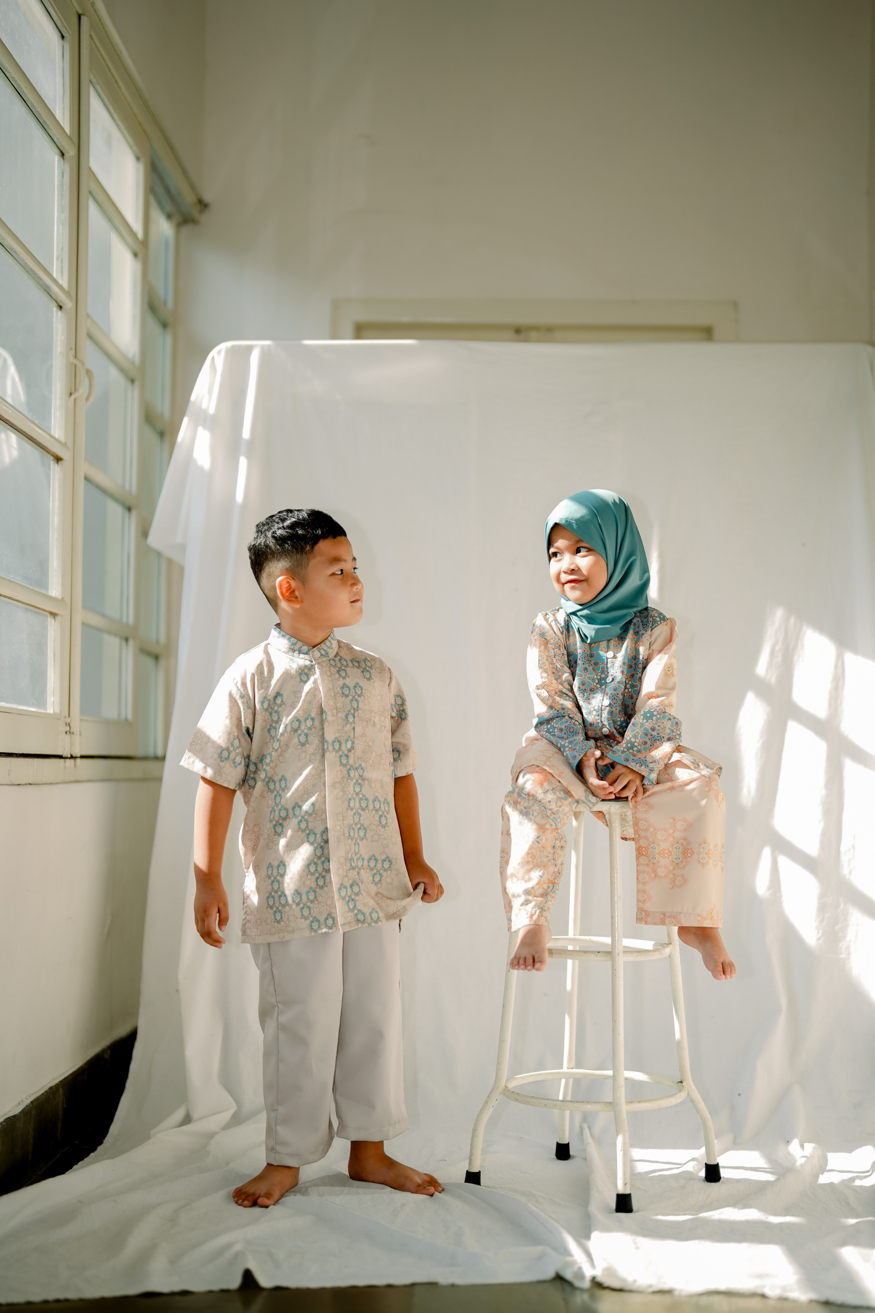 Seroeni Sarimbit Anak – One Set Anak Seragam Keluarga Lebaran