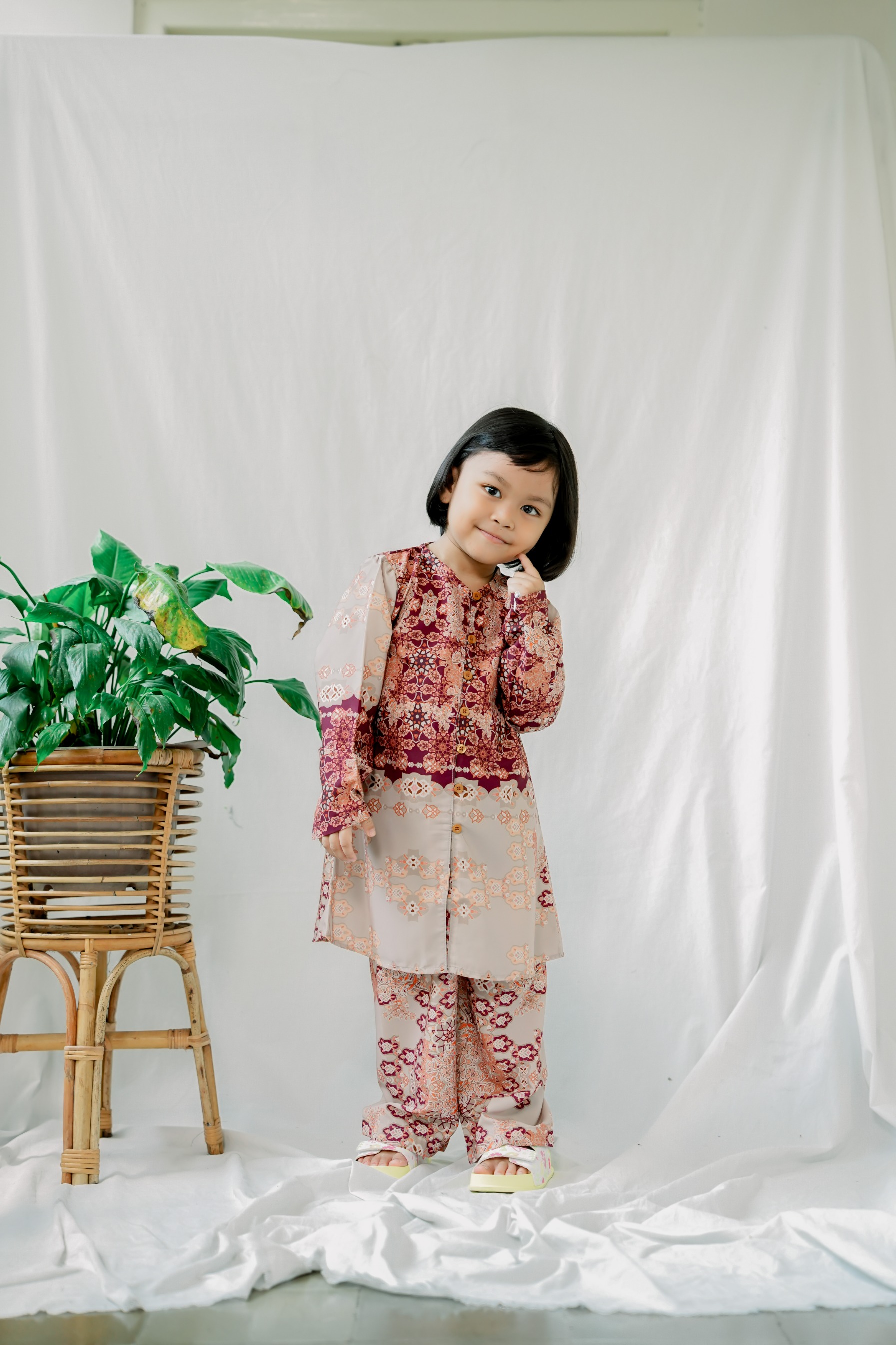 Seroeni Sarimbit Anak – One Set Anak Seragam Keluarga Lebaran