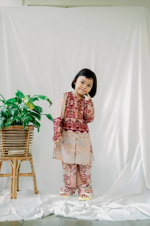 Image of Seroeni Sarimbit Anak – One Set Anak Seragam Keluarga Lebaran