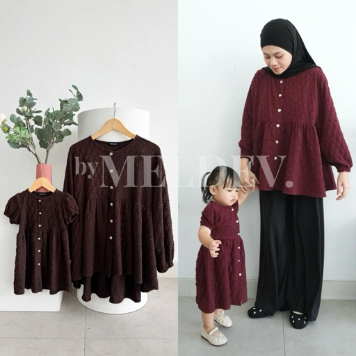 Image of ByMeldev Bloom Button Top Mom & Kids Couple