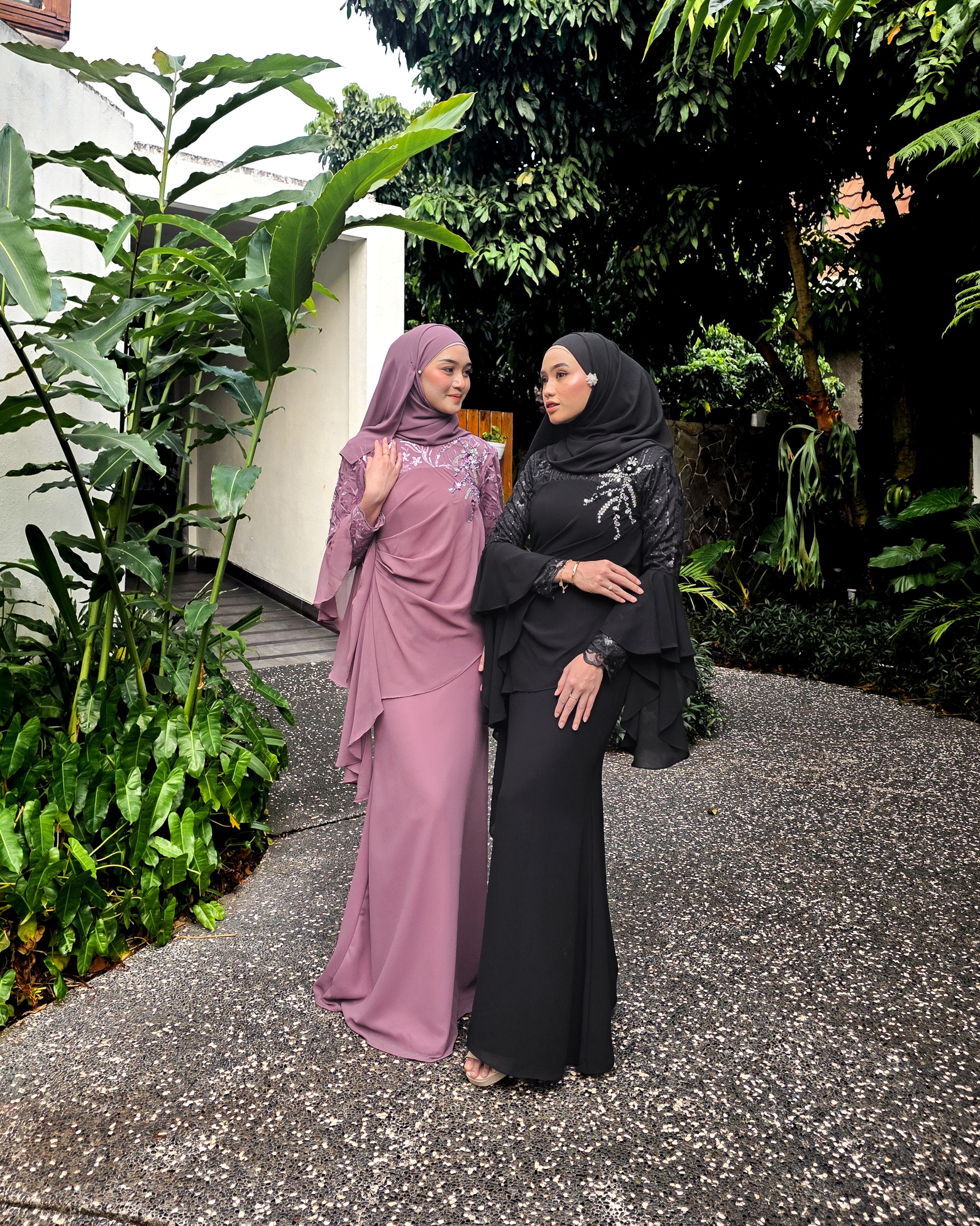 Sarasantika Dress Melayu Brukat Payet Mermaid by dwiwarna.id