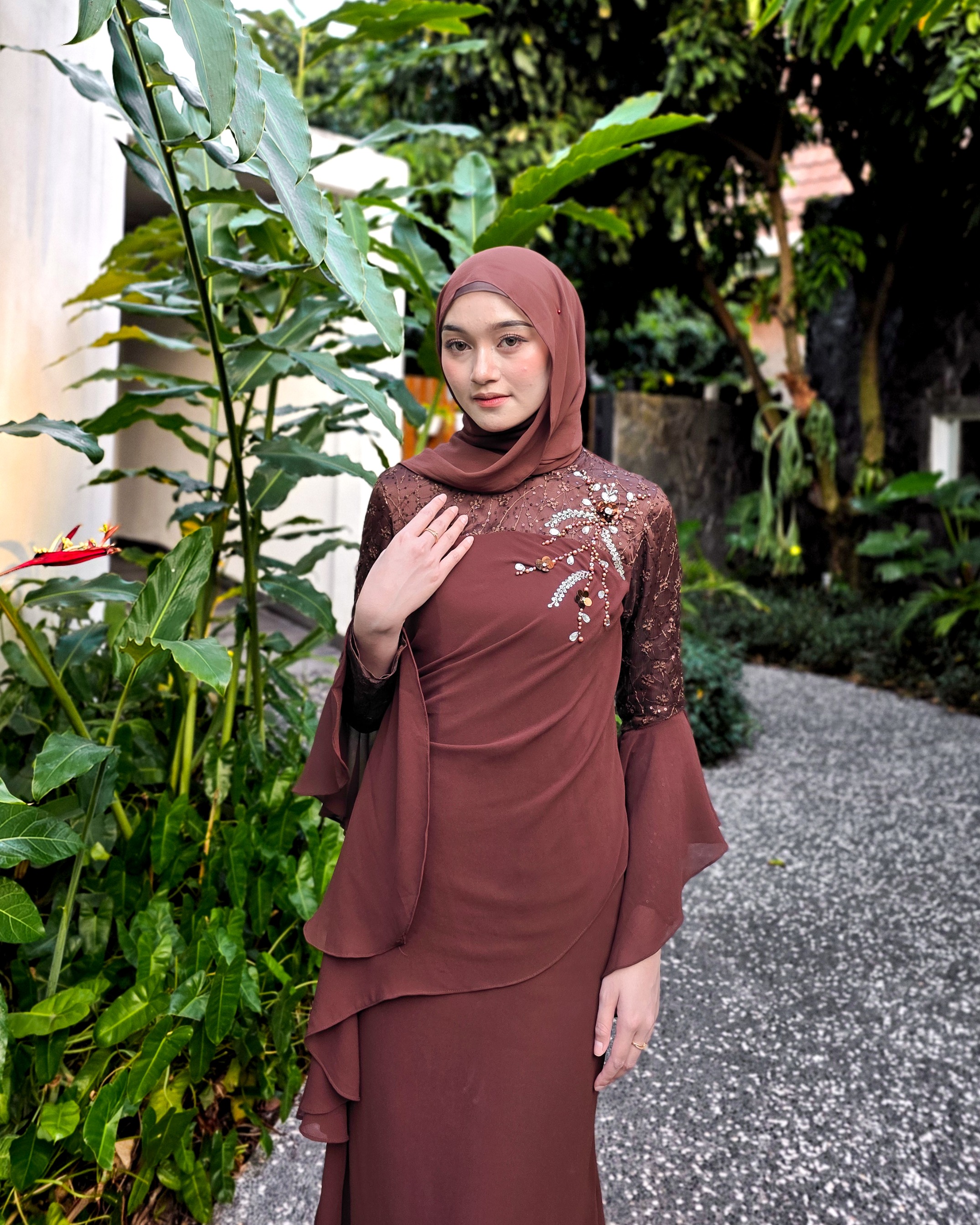 Sarasantika Dress Melayu Brukat Payet Mermaid by dwiwarna.id