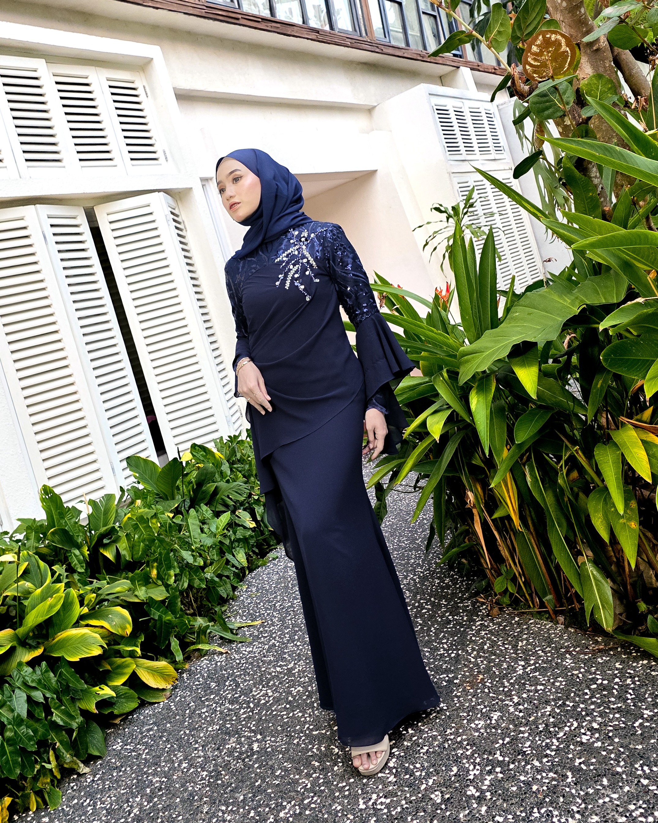 Sarasantika Dress Melayu Brukat Payet Mermaid by dwiwarna.id