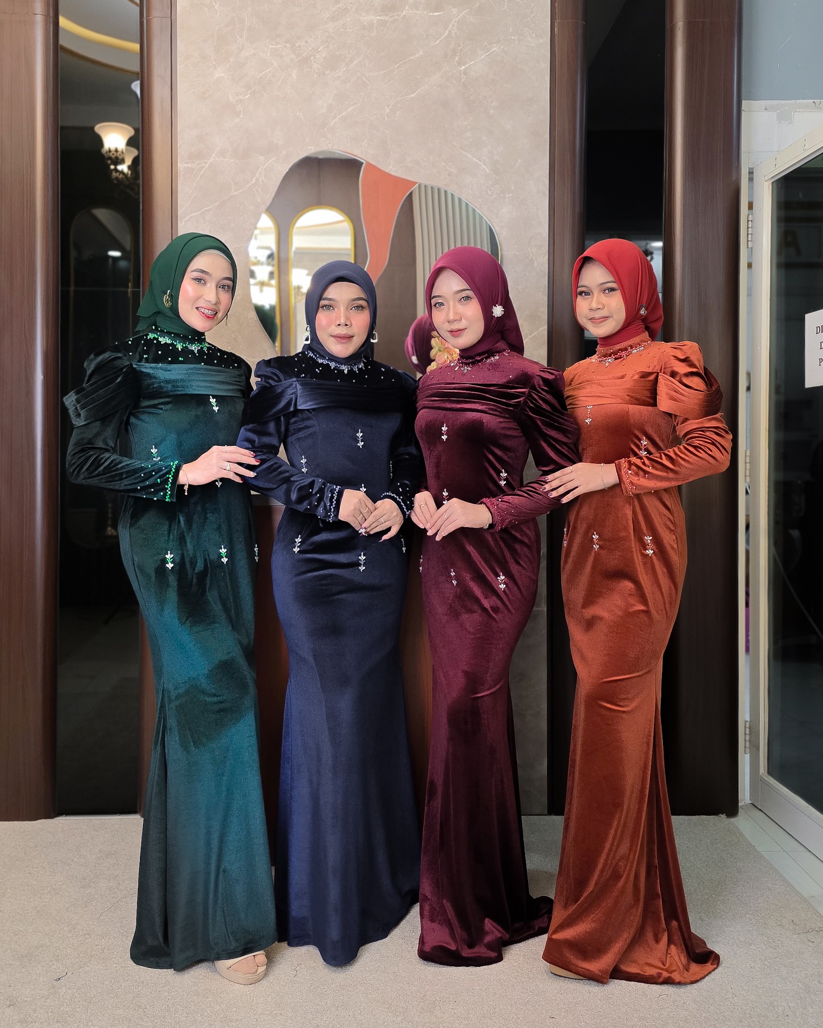 DWIWARNA Sadeera Dress Kondangan Bludru Mermaid Payet Ekslusif by Dwiwarna