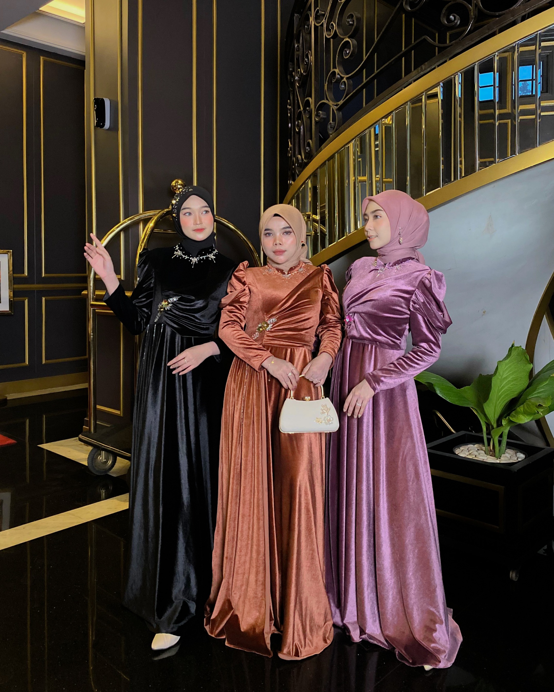 Gressyia Dress Bludru Payet Lebar by Dwiwarna