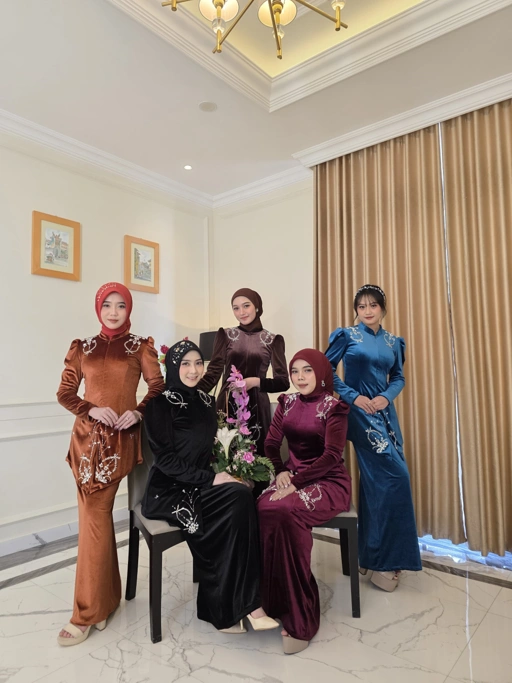 Image of Welastri Dress Kondangan Bludru Payet Ekslusif by Dwiwarna