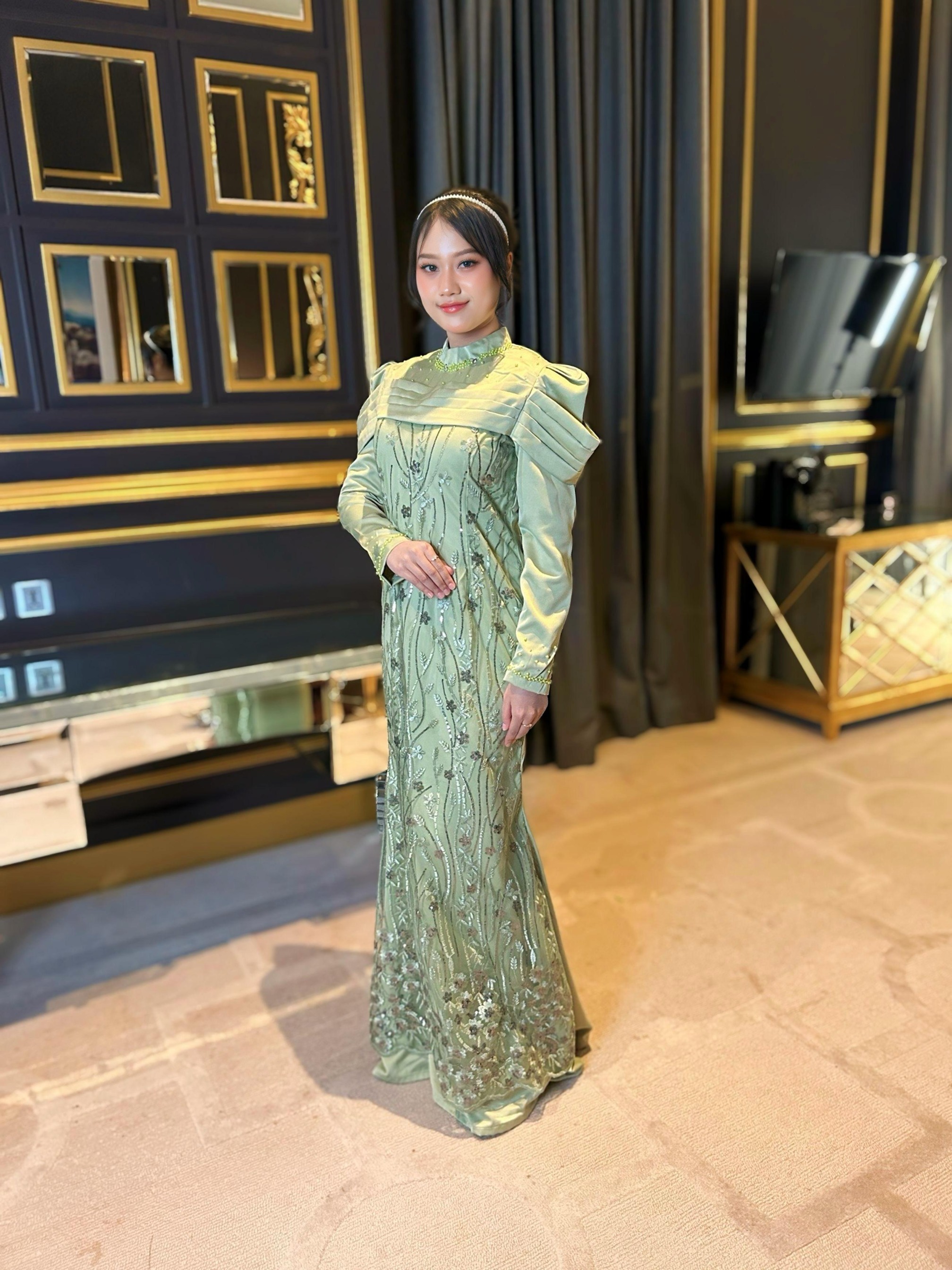 Laksmi Dress Brukat Mermaid Payet by dwiwarna.id