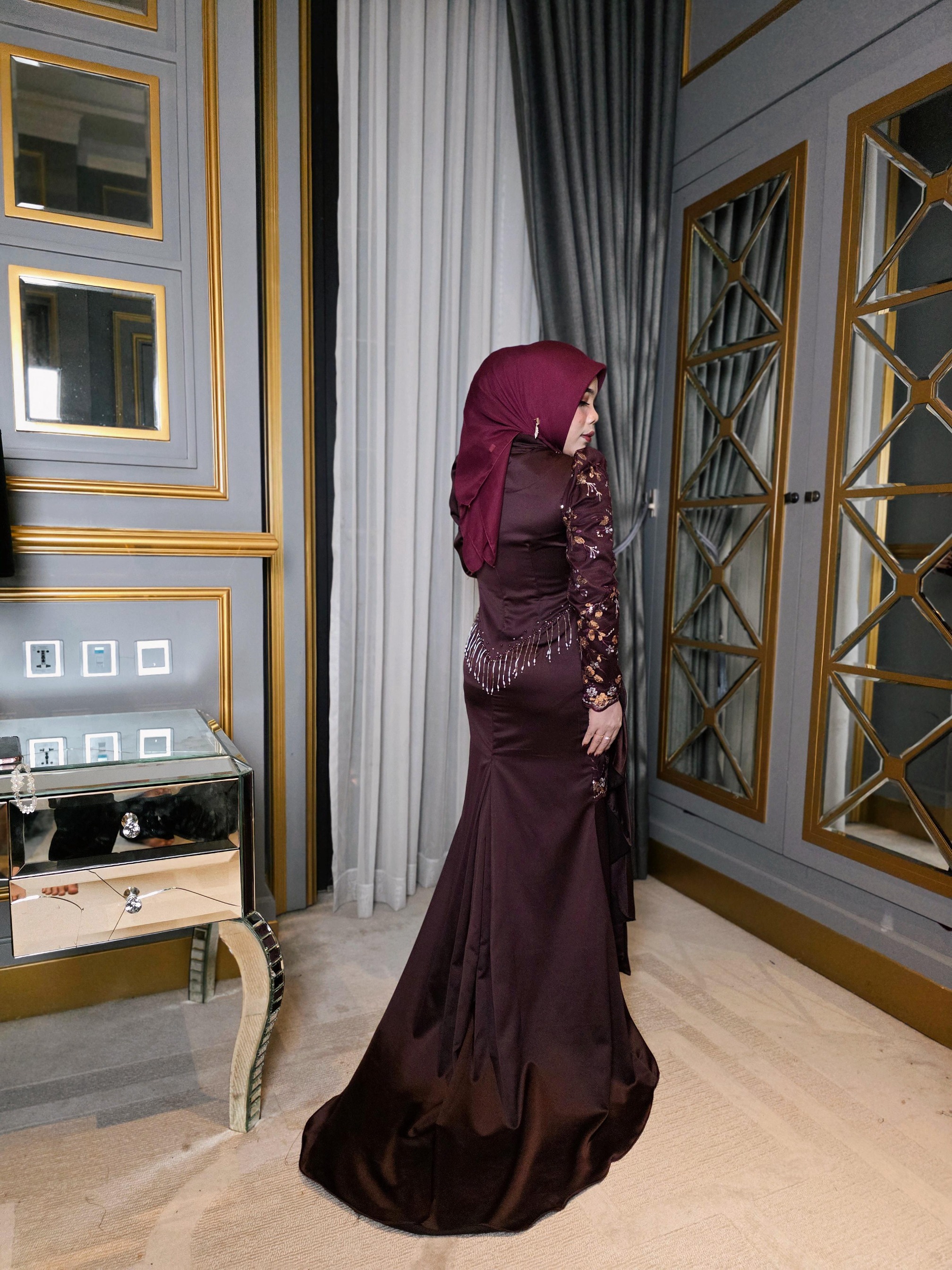 Zaneera Dress Kondangan Ekor Payet Belakang by dwiwarna.id