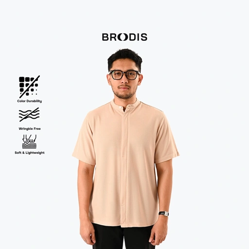 Image of " BROODIS Rahzee Koko Pria Modern lengan pendek Kerah Shanghai Anti Kusut Bahan Premium - Beige"