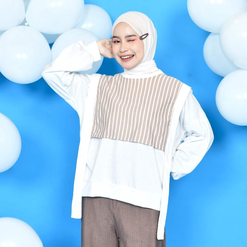 Mybamus x Itsazalya_ Sweatshirt With Stripe Vest