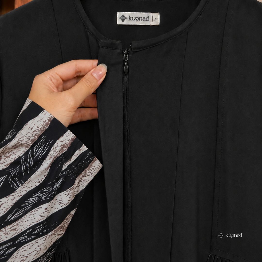 Abaya Hitam Elegan dan Mewah Wanita Rayon Natural Fabric - Aluna Dress by KUPNAD