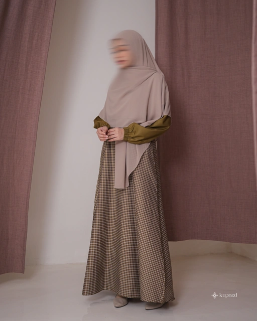Image of Haslinda Dress Olive