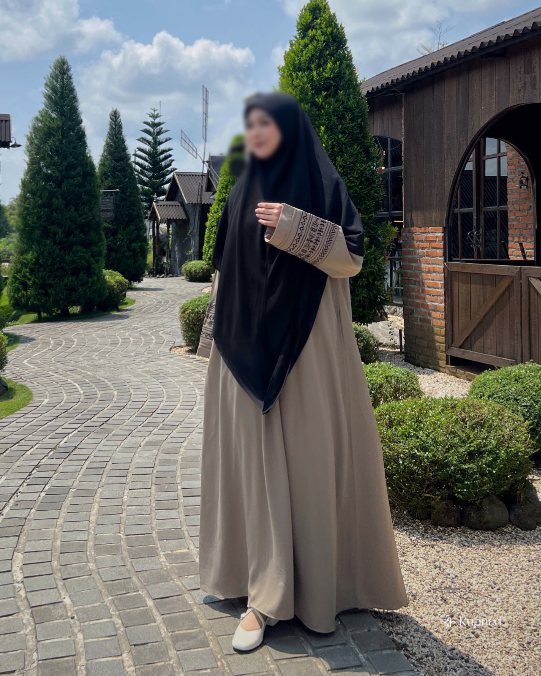 Raudha Abaya Cream